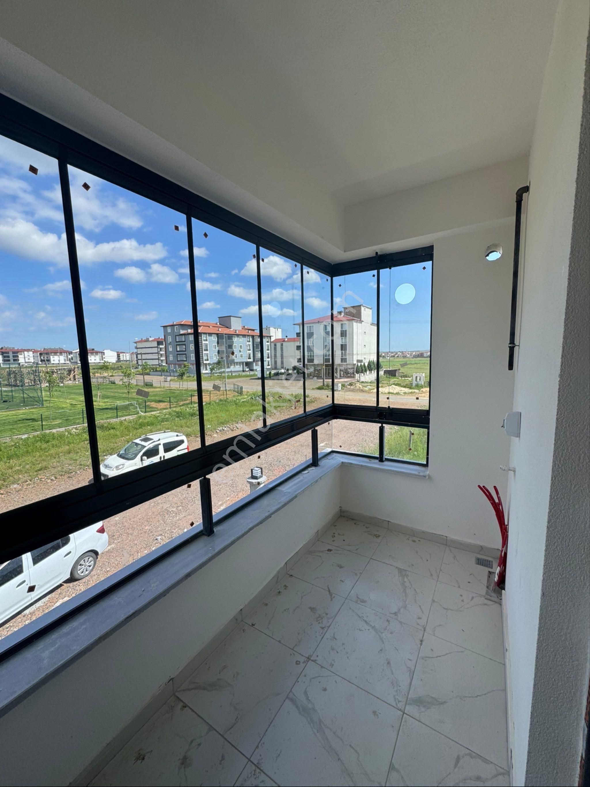 Çorlu Çobançeşme De Bulvara Yakın Sıfır Arakat Satılık 2+1 Daire