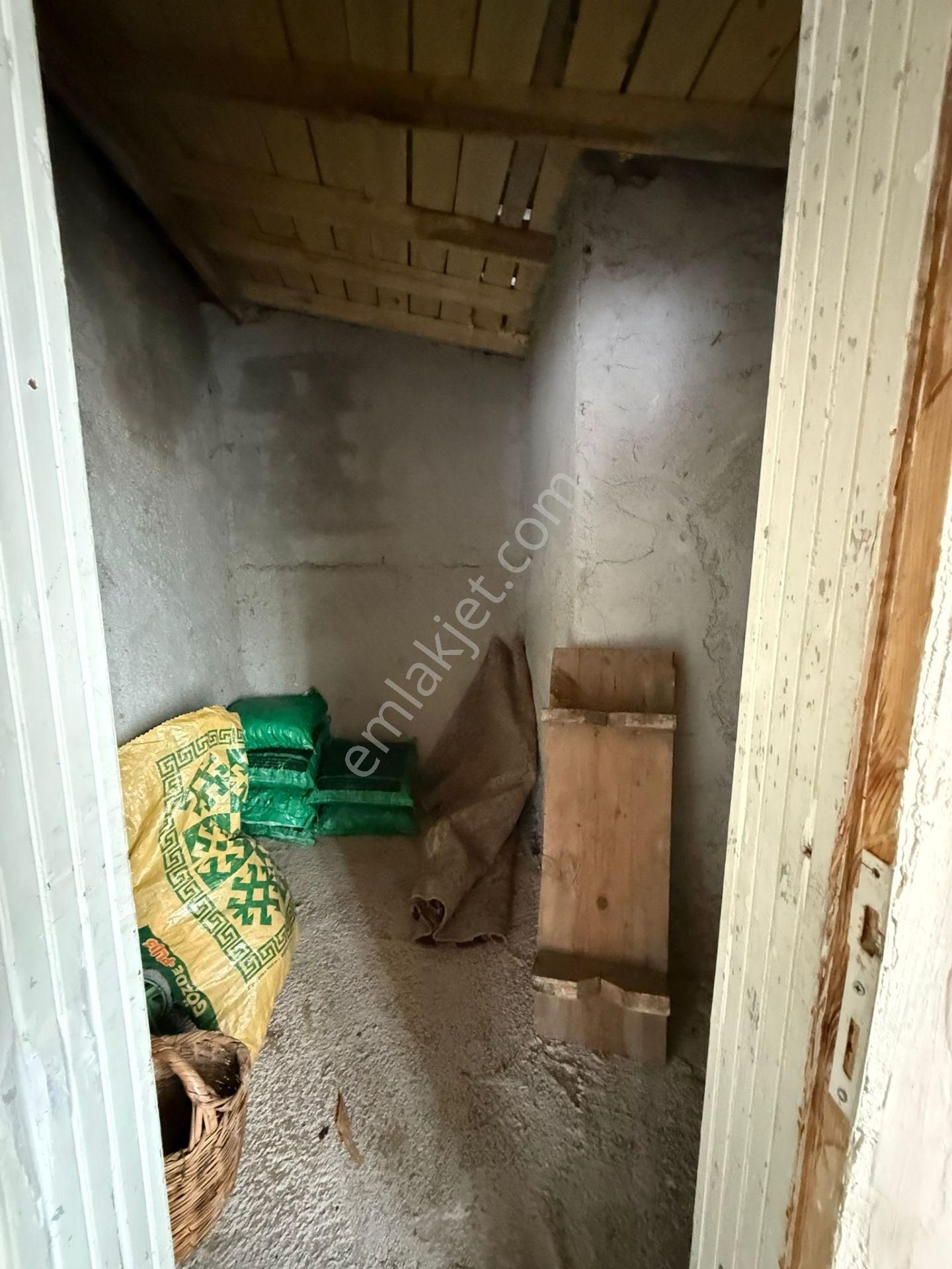 Öz Gaye Emlaktan Develi İzmieli Mahallesinde Satılık Kargir Ev Ve Arsası - Görsel 8