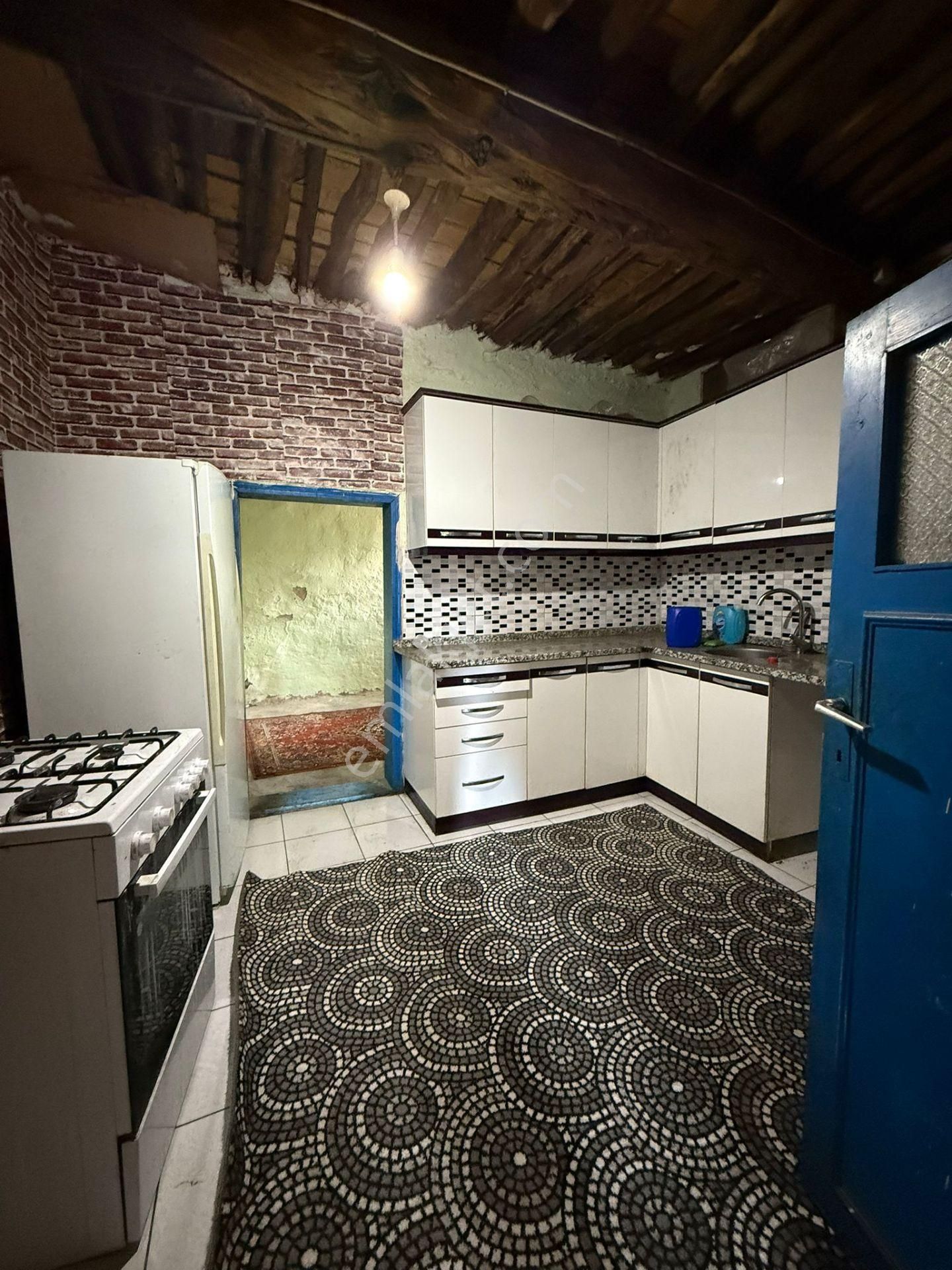 Öz Gaye Emlaktan Develi İzmieli Mahallesinde Satılık Kargir Ev Ve Arsası - Görsel 7