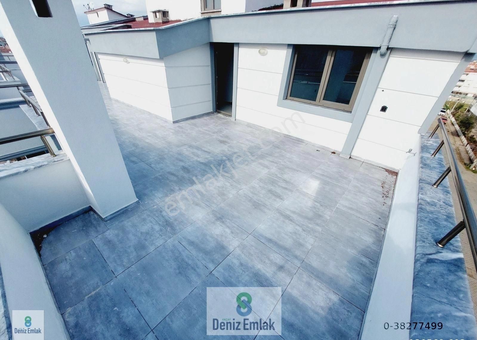 Denizden Akçay Altınkumda Ön Cephe Asansörlü Satılık 4+1 Dubleks Daire.