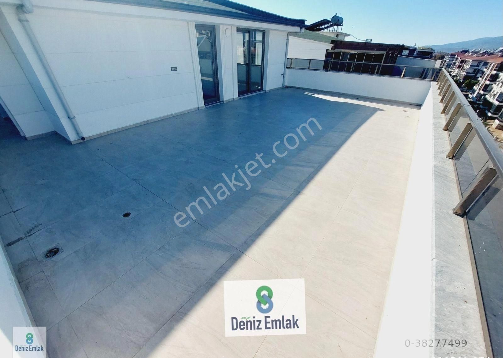 Denizden Akçayda Lüks Dizayn Edilmiş Satılık 4+1 Dubleks Daire.