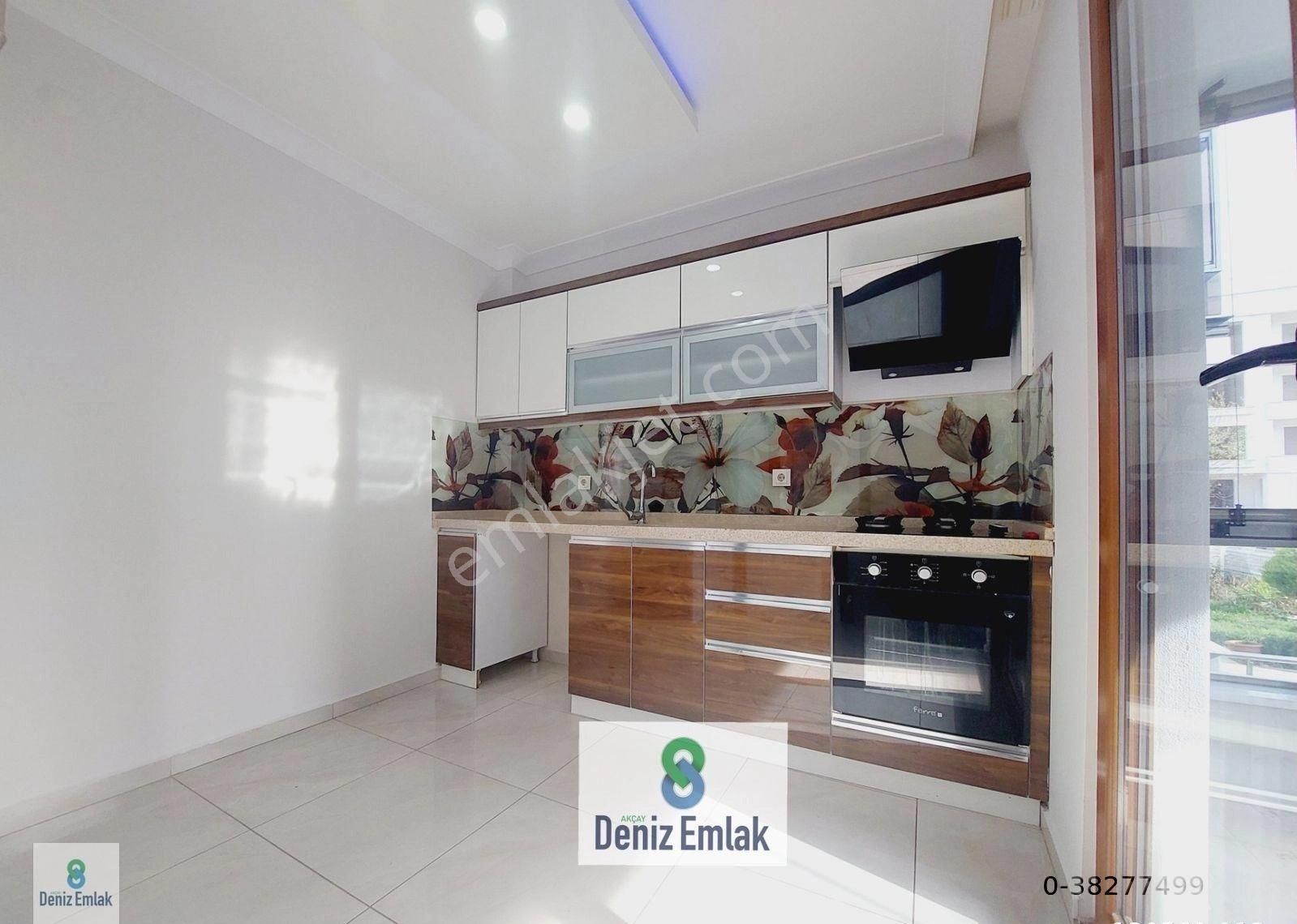 Denizden Akçayda Ön Cephe Asansörlü Doğalgazlı Arakat Satılık 2+1 Daire.