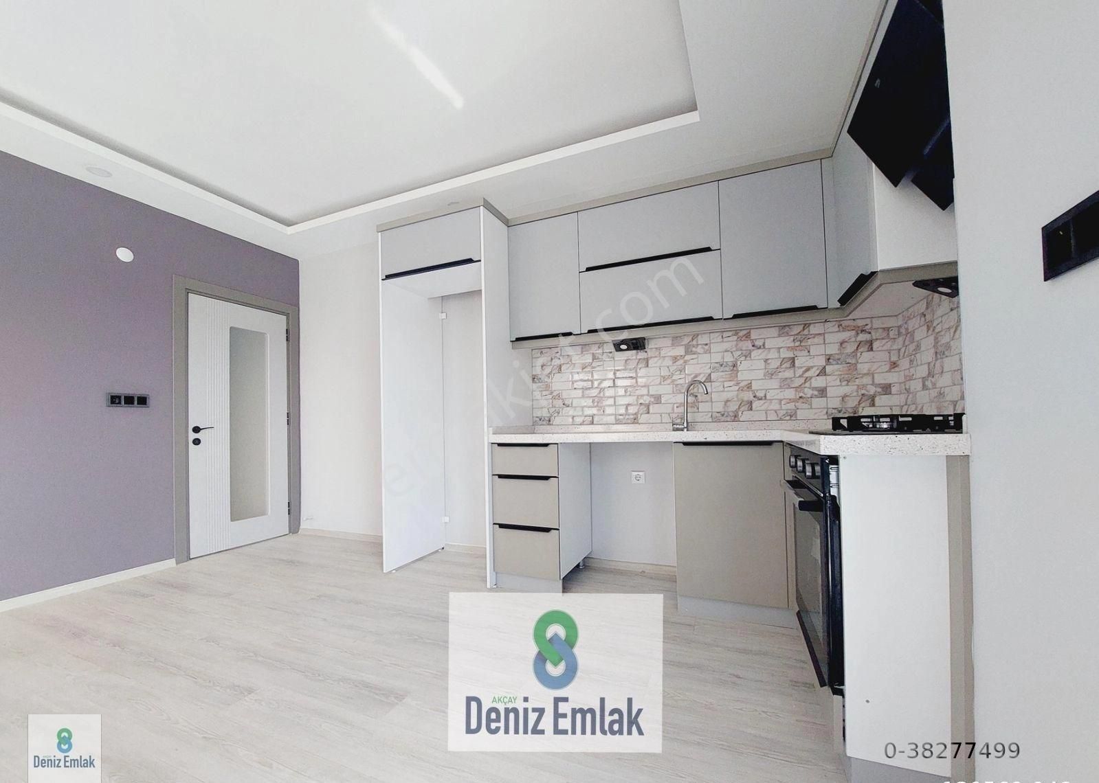 Denizden Akçayda Denize 200 M Asansörlü Satılık 1+1 Daire.