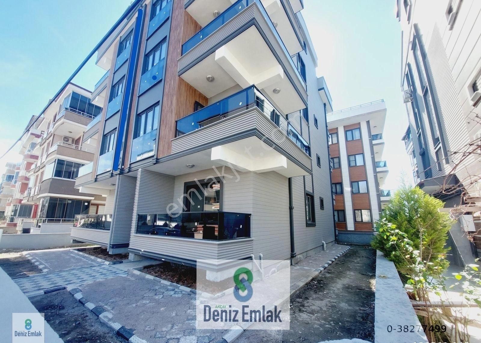 Denizden Akçayda Ön Cephe Ebeveynli Satılık 2+1 Daire.