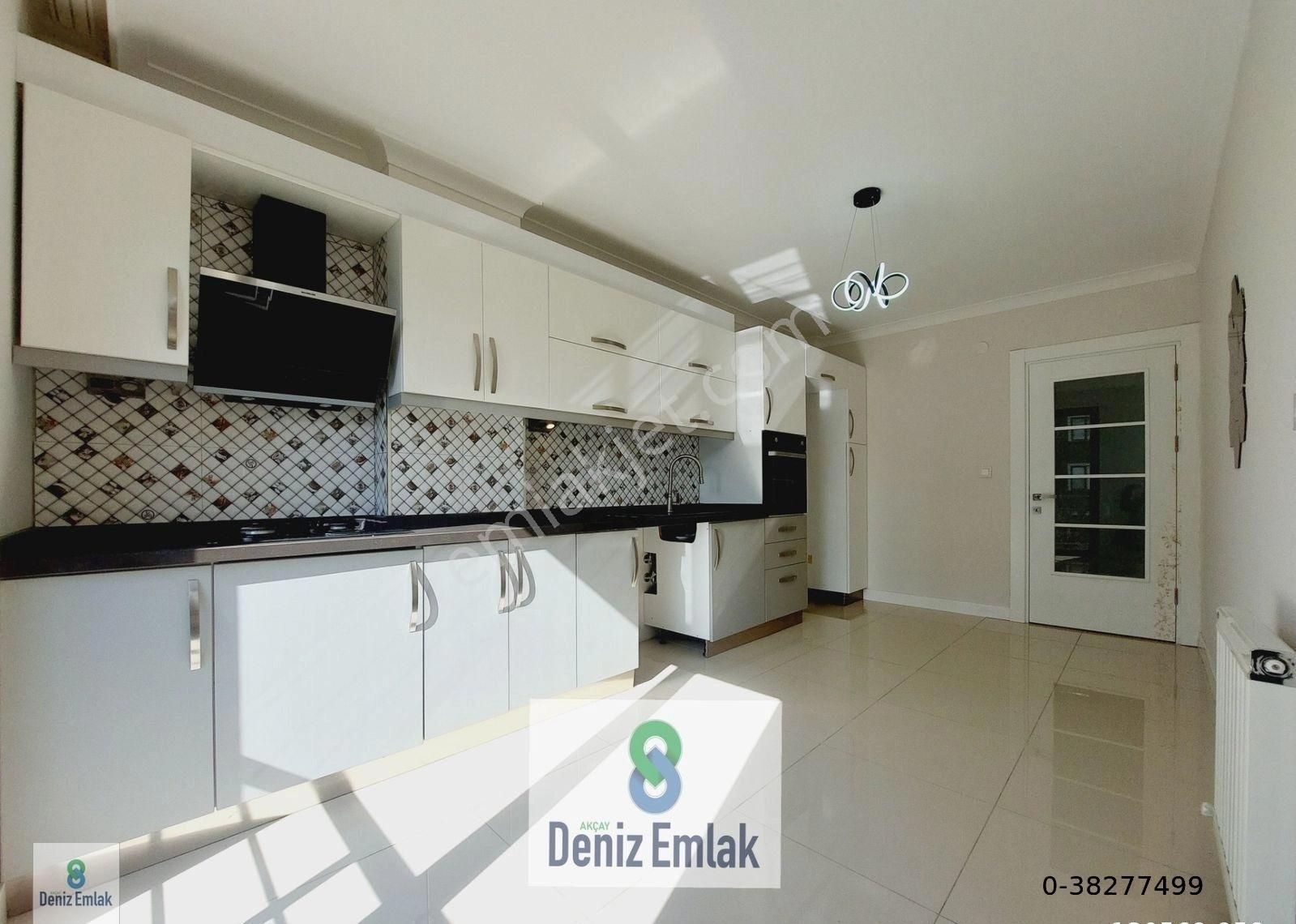 Denizden Akçayda Ön Cephe Yeni Binada Asansörlü Satılık 2+1 Daire.