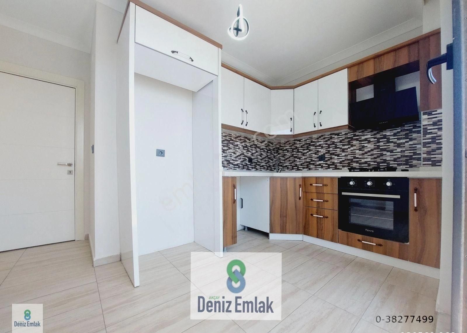 Denizden Akçayda Öncephe Yeni Binada Asansörlü Satılık 2+1 Daire.
