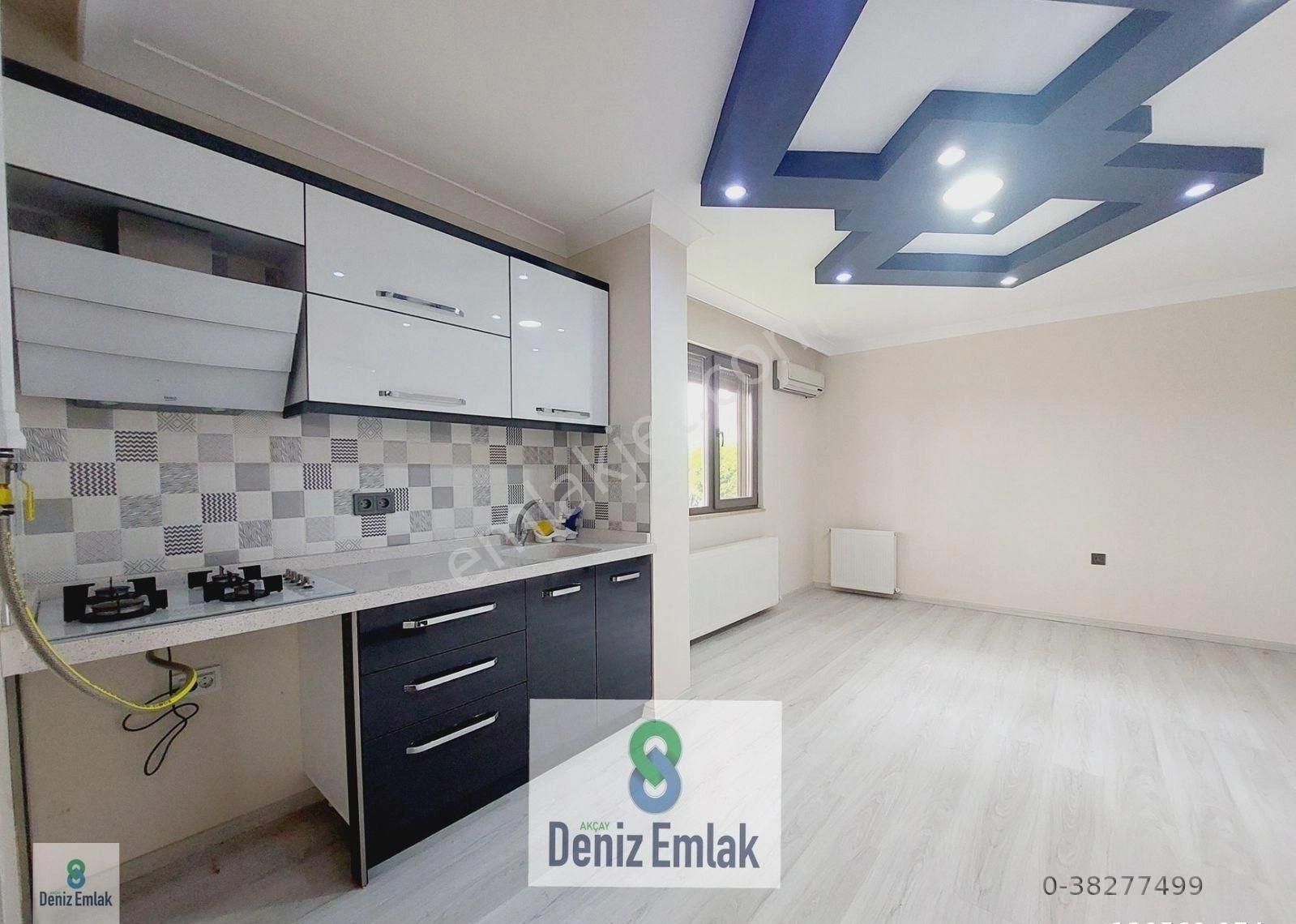 Denizden Akçayda Asansörlü Kombili Masrafsız Satılık 2+1 Daire.