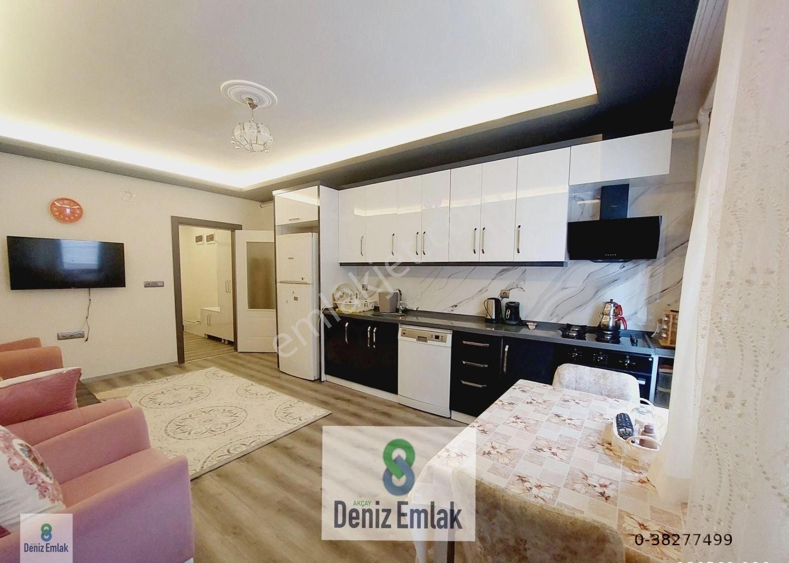 Denizden Akçayda Kapalı Otoparklı Eşyalı Asansörlü Geniş Satılık 1+1 Daire.