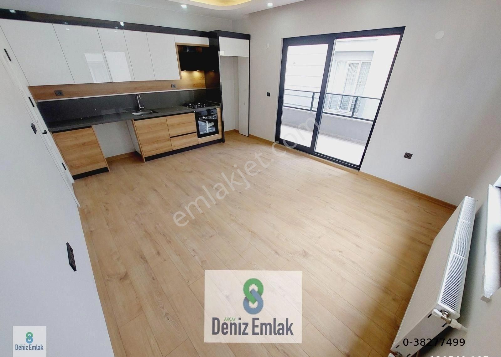 Denizden Akçayda Yeni Asansörlü Lüks Satılık 1+1 Daire.