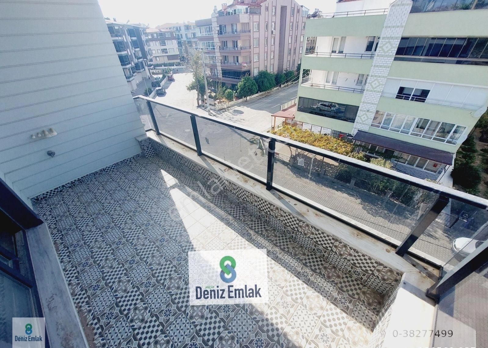 Denizden Akçayda Ön Cephe Asansörlü Satılık 4+1 Dubleks Daire.