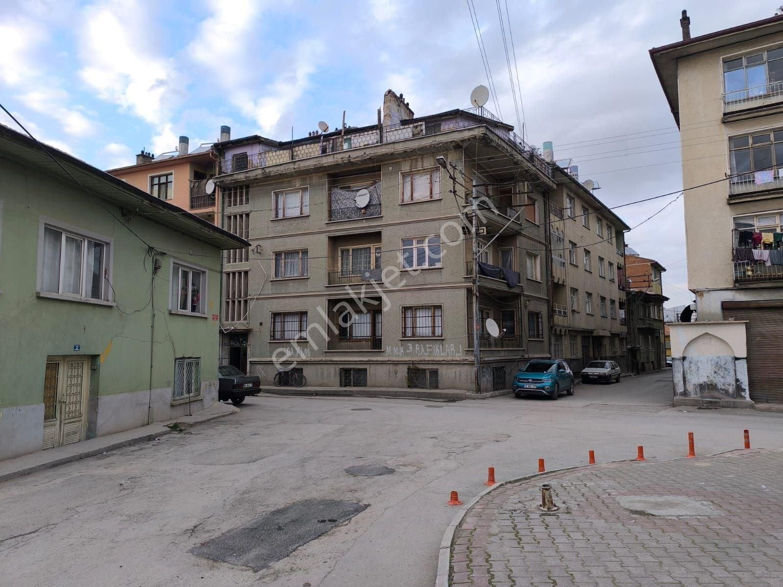 Kızılay Hast. Karatay Belediyesi Yakını Satılık Komple Bina