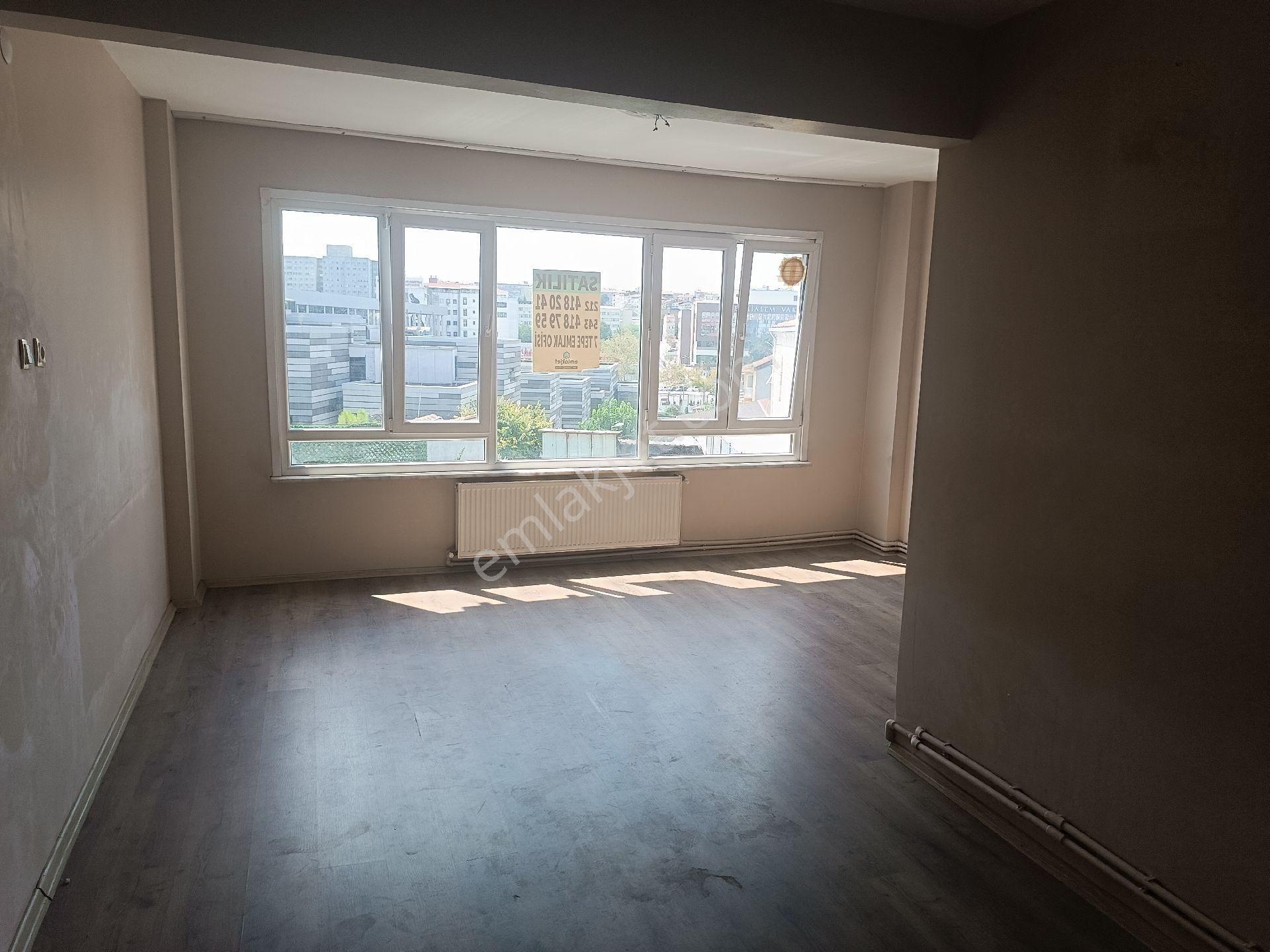 Fatih'in En Güzel Yerinde, Ulaşıma Yakın, Bakımlı, Ara Kat, 2+1