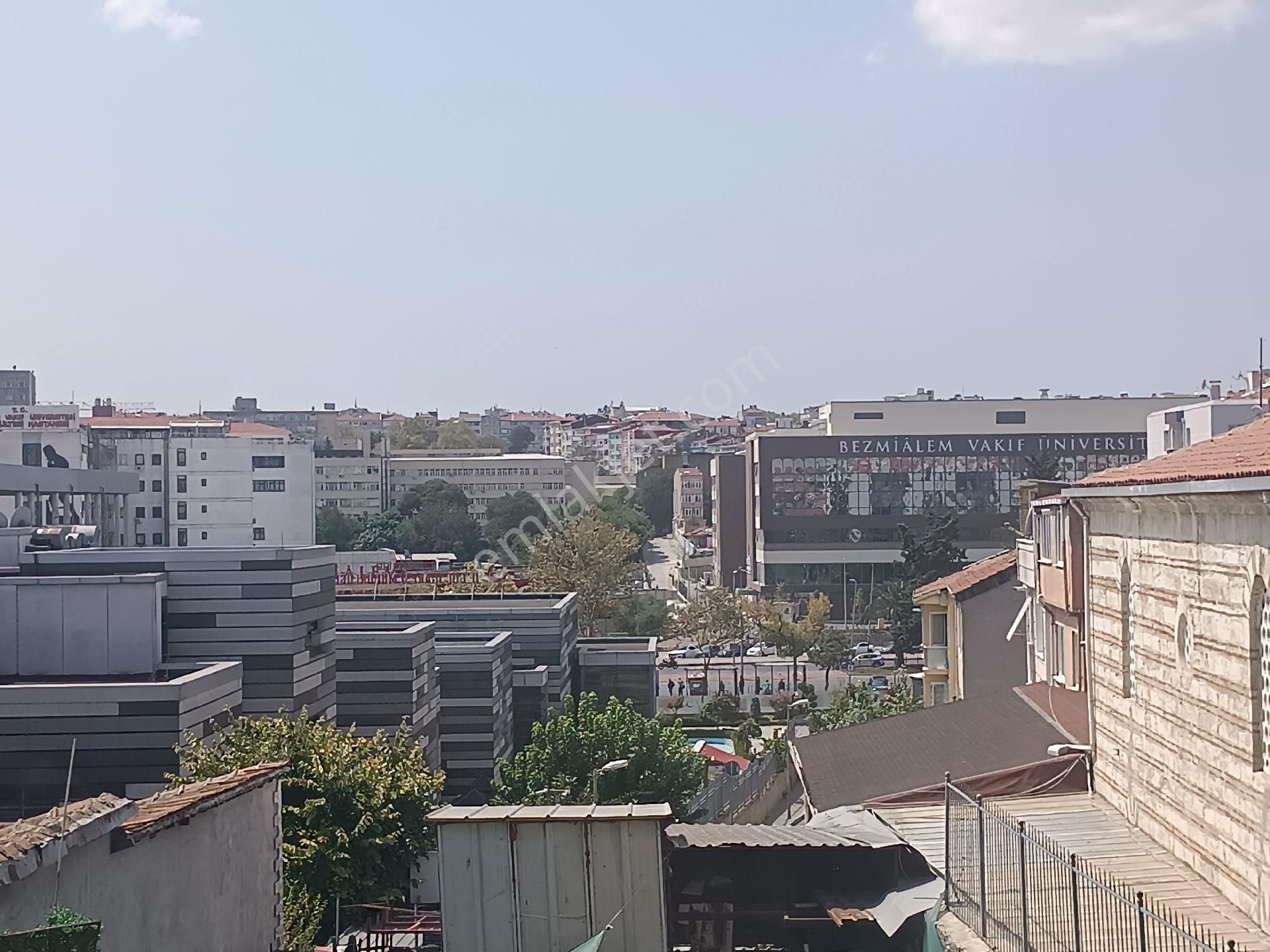 Fatih'in En Güzel Yerinde, Ulaşıma Yakın, Bakımlı, Ara Kat, 2+1 - Görsel 3