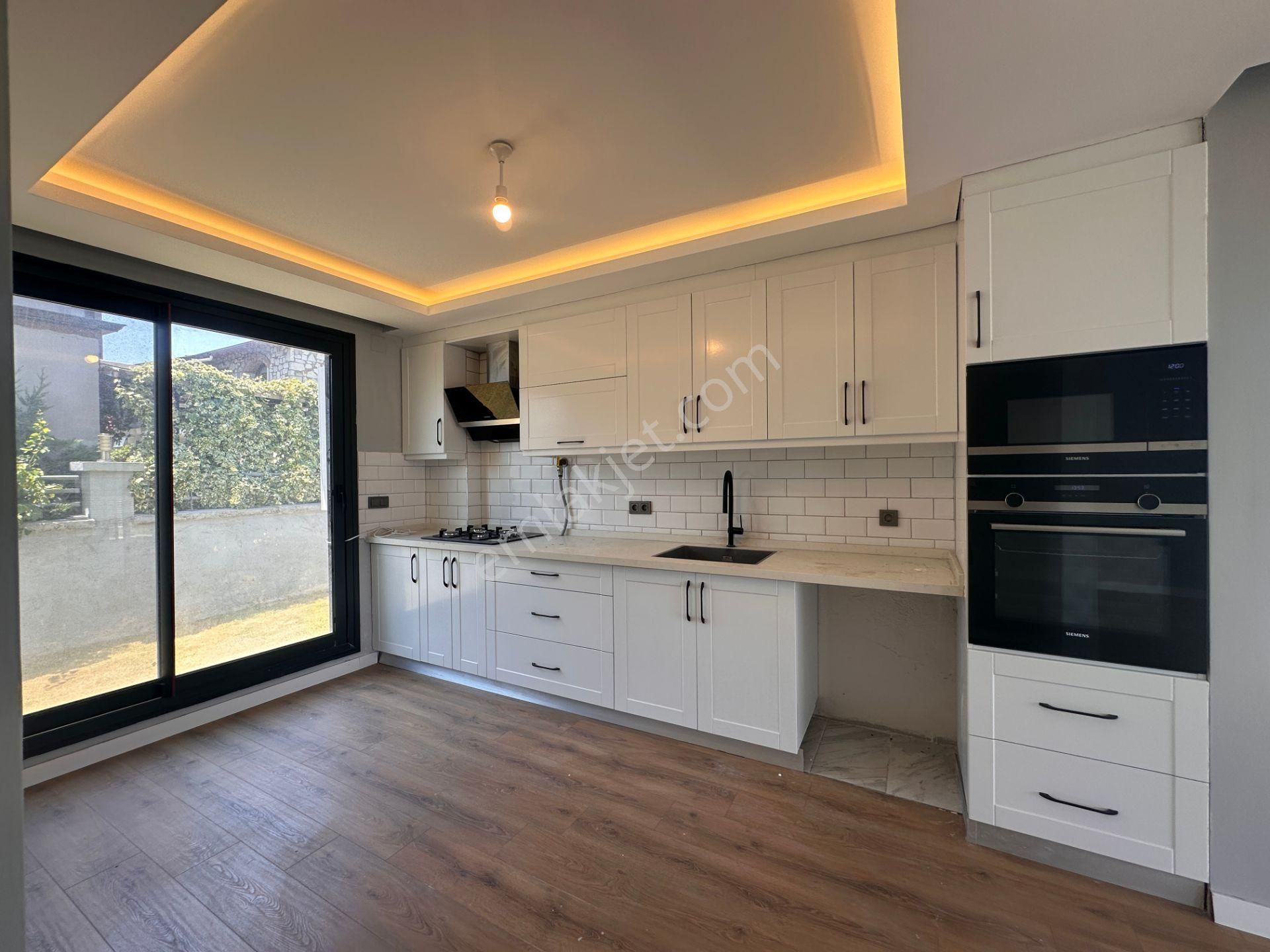 Urla Atatürk'te 335 M2 Arsa İçerisinde Tam Müstakil Villa - Görsel 21