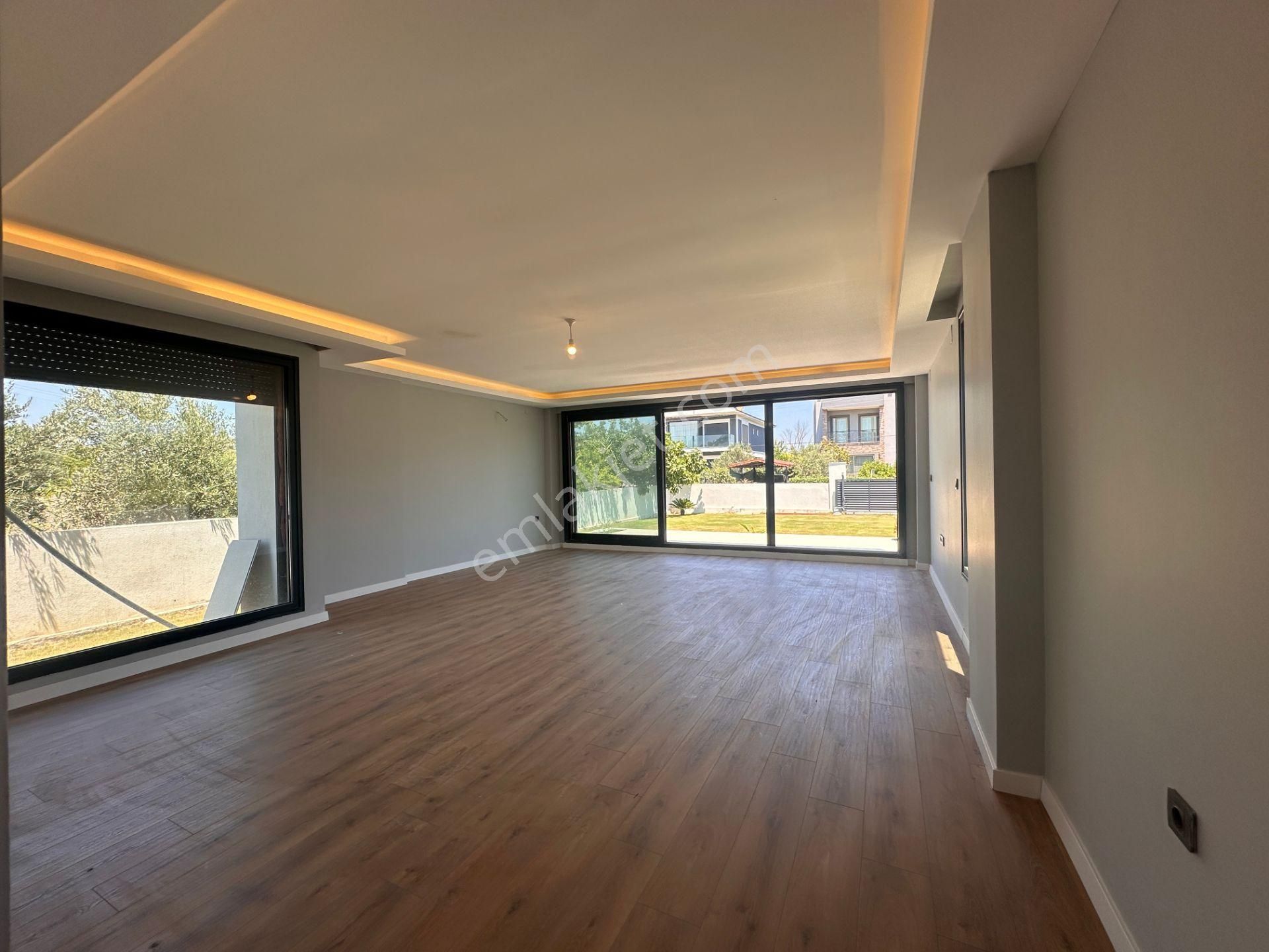 Urla Atatürk'te 335 M2 Arsa İçerisinde Tam Müstakil Villa - Görsel 26