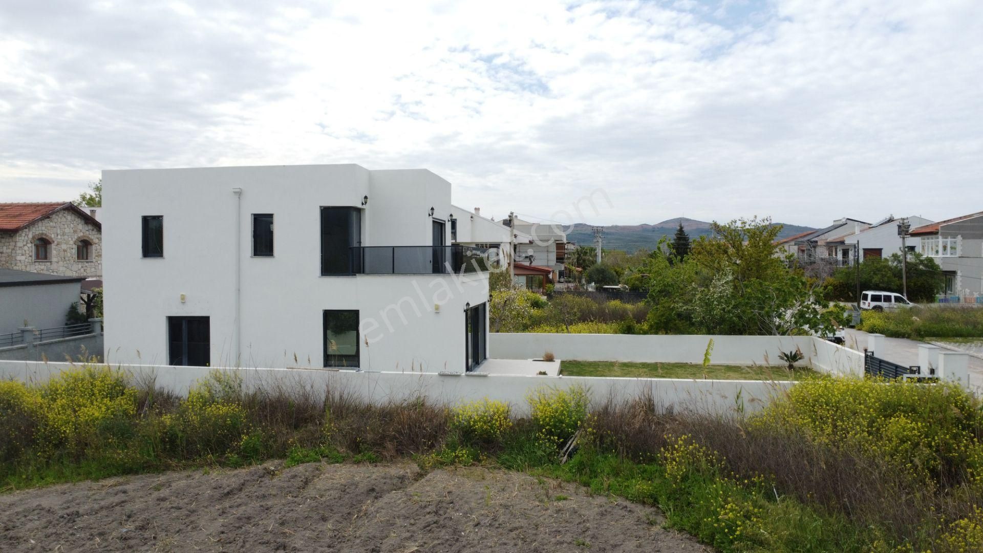 Urla Atatürk'te 335 M2 Arsa İçerisinde Tam Müstakil Villa - Görsel 8