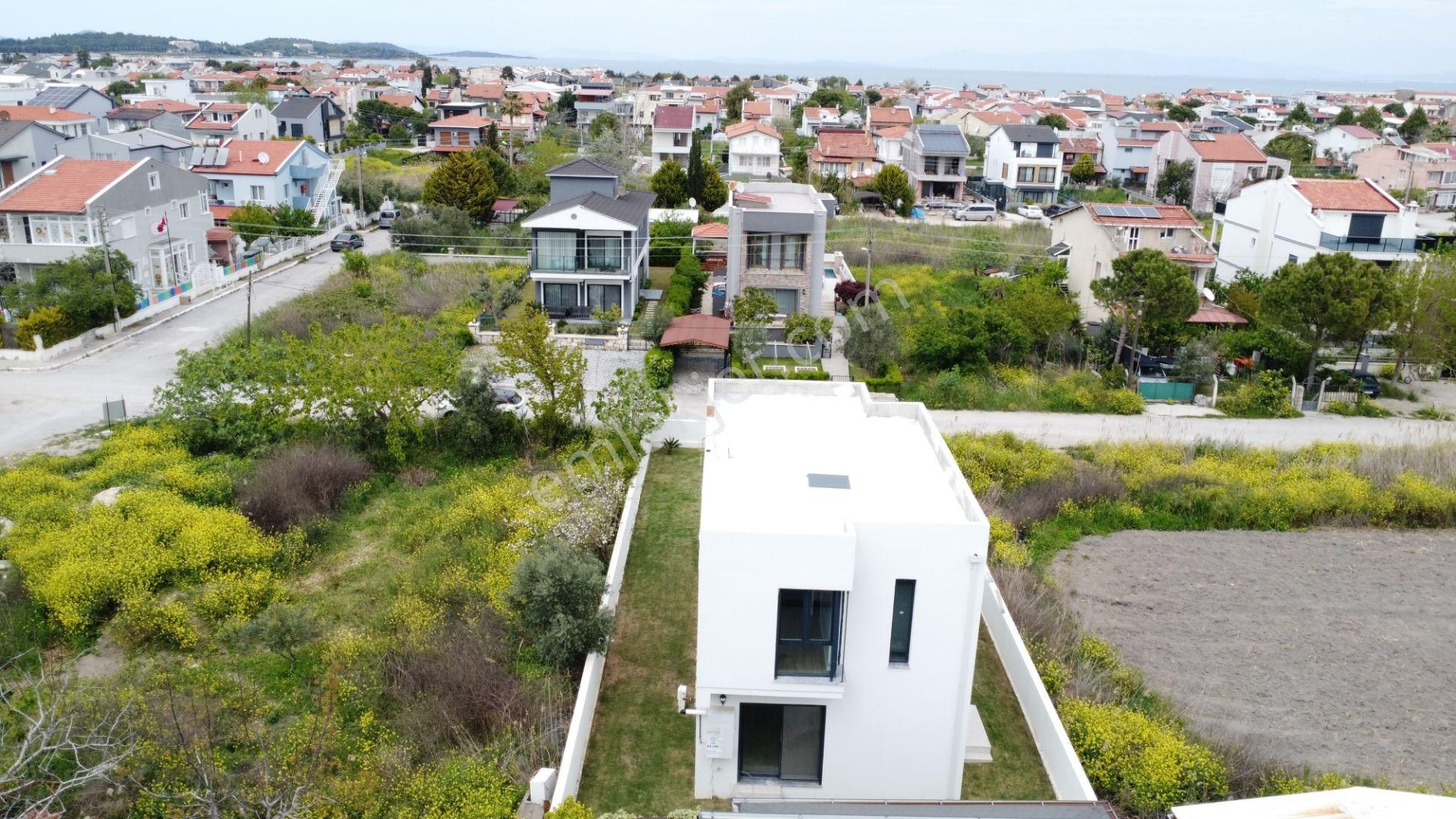 Urla Atatürk'te 335 M2 Arsa İçerisinde Tam Müstakil Villa - Görsel 14