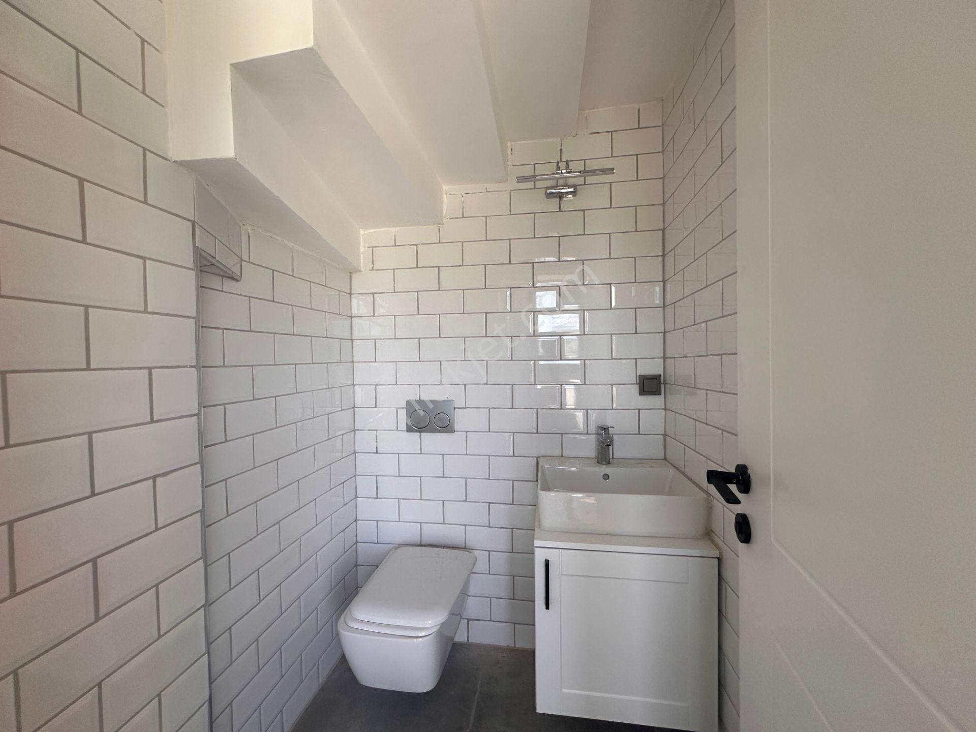 Urla Atatürk'te 335 M2 Arsa İçerisinde Tam Müstakil Villa - Görsel 23