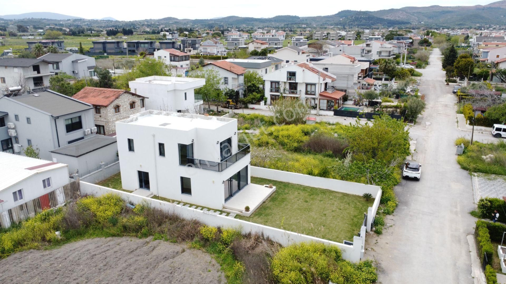 Urla Atatürk'te 335 M2 Arsa İçerisinde Tam Müstakil Villa - Görsel 9