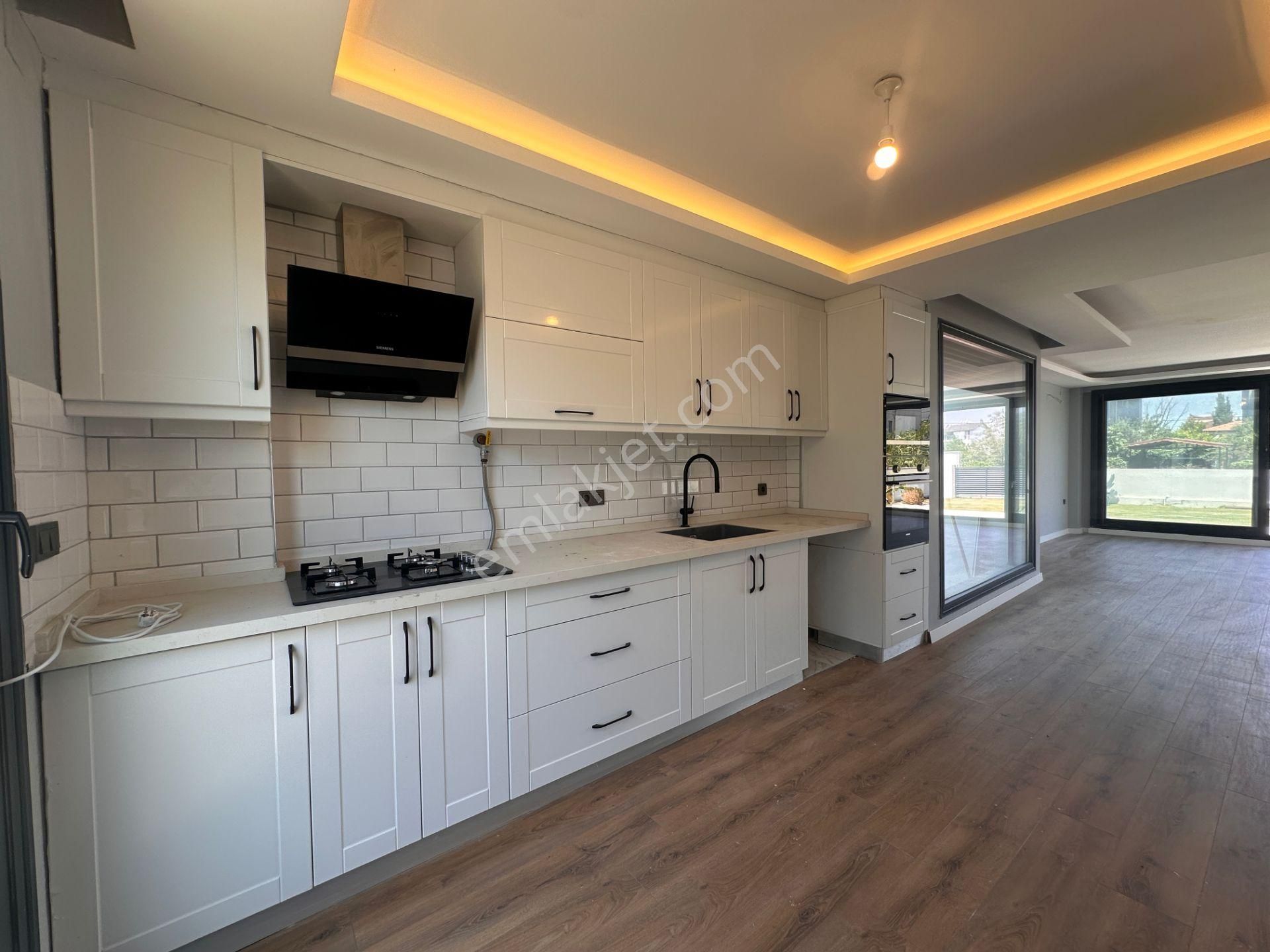 Urla Atatürk'te 335 M2 Arsa İçerisinde Tam Müstakil Villa - Görsel 22