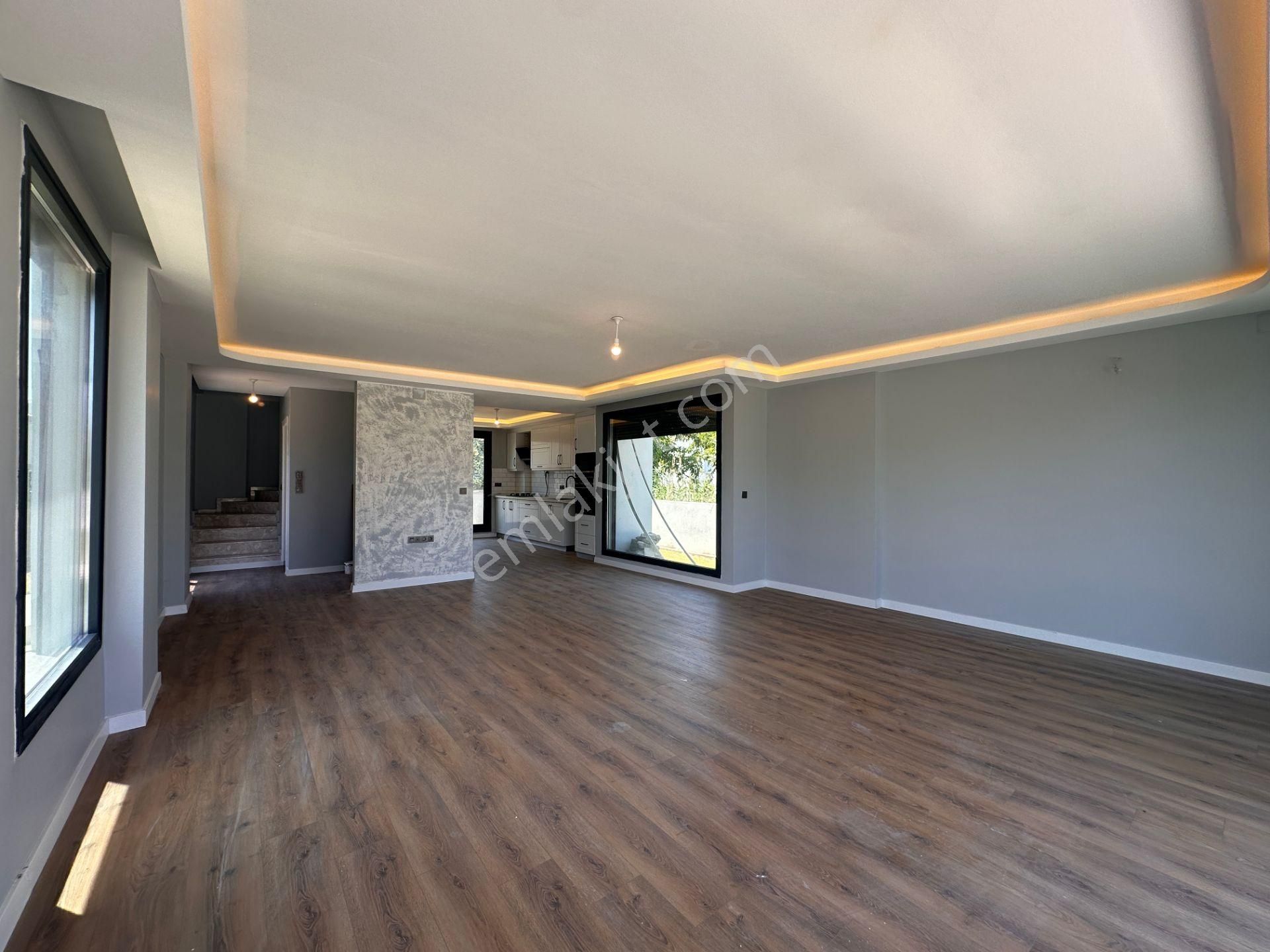 Urla Atatürk'te 335 M2 Arsa İçerisinde Tam Müstakil Villa - Görsel 27