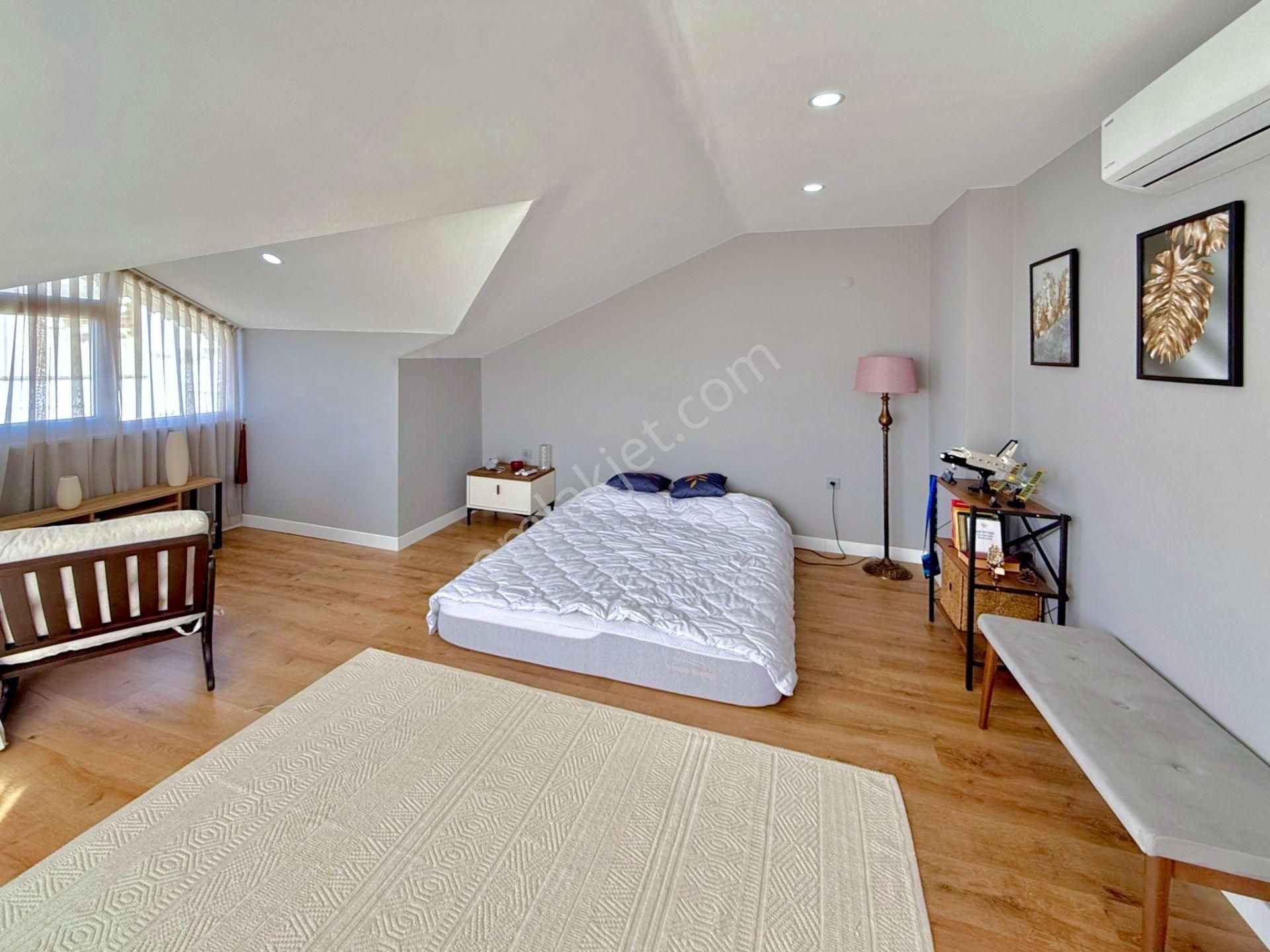 Alanya Oba'da Denize 100 M Mesafede Havuzlu Sitede 3+1 Dubleks - Görsel 14