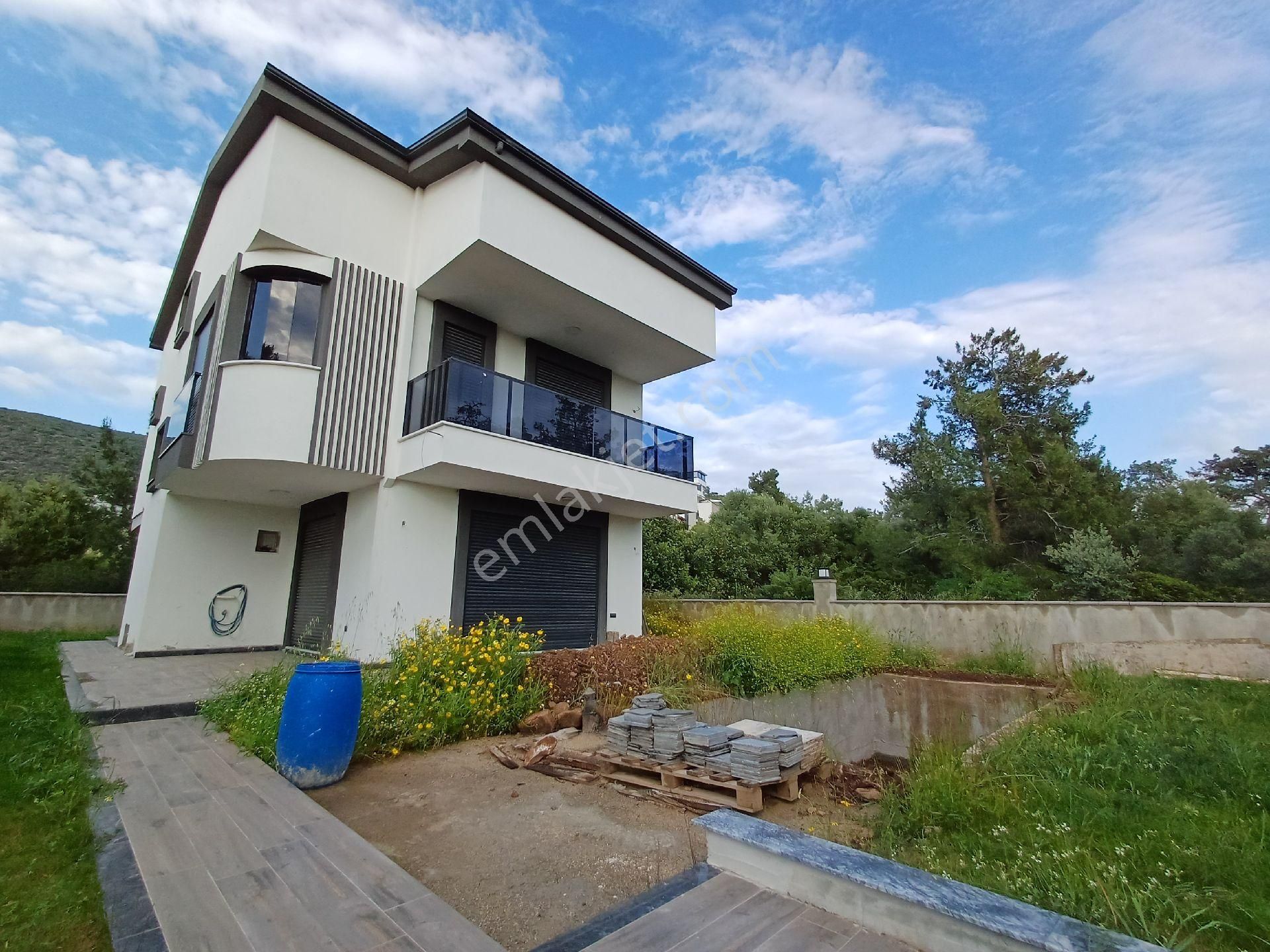 Didim Akbük’te Doğa İçersinde Deniz Manzaralı Villa