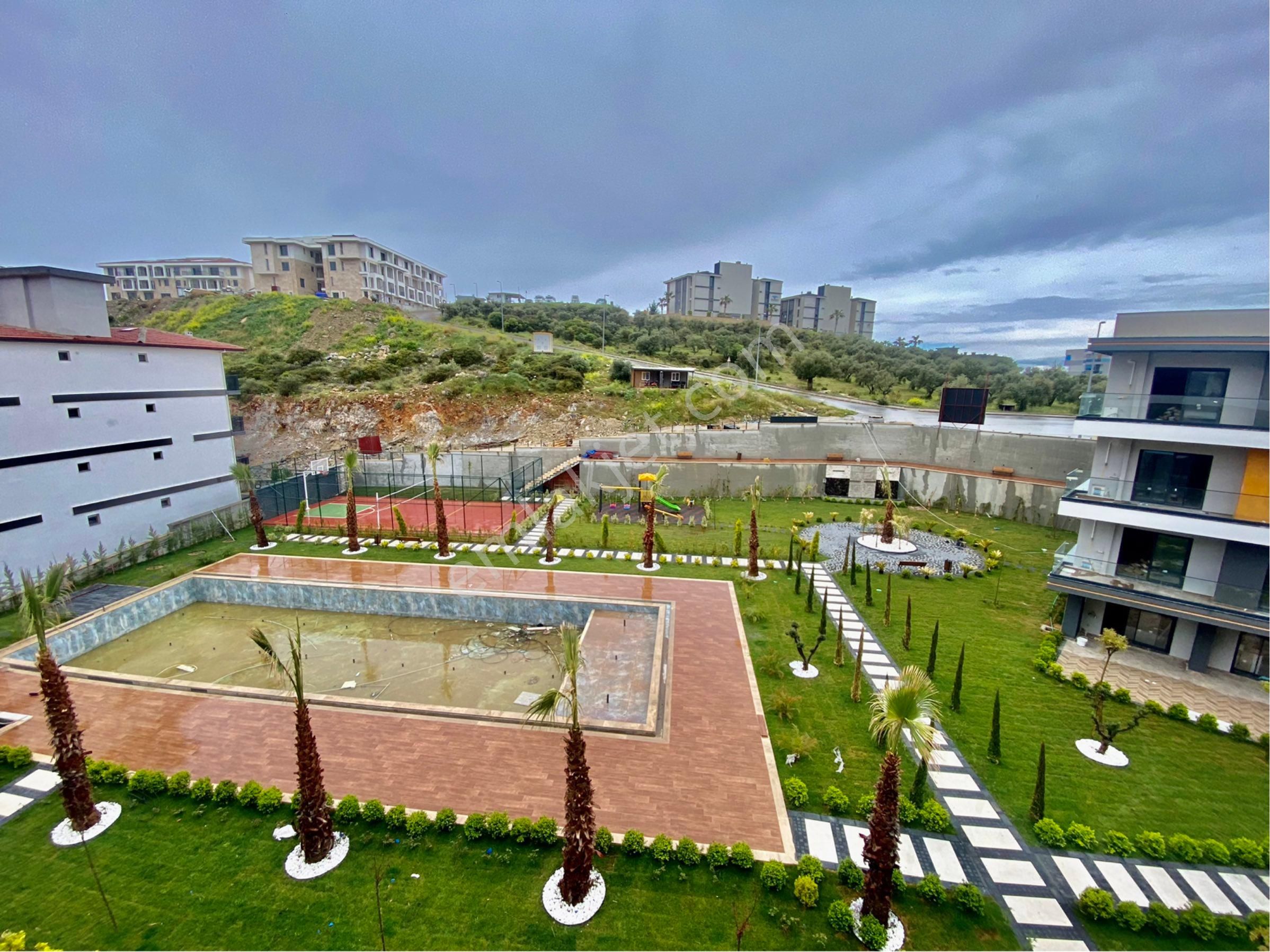 Kuşadasında Muhteşem Tasarlanmış Eşi Benzeri Olmayan Lüks 2+1 Daireler - Görsel 5