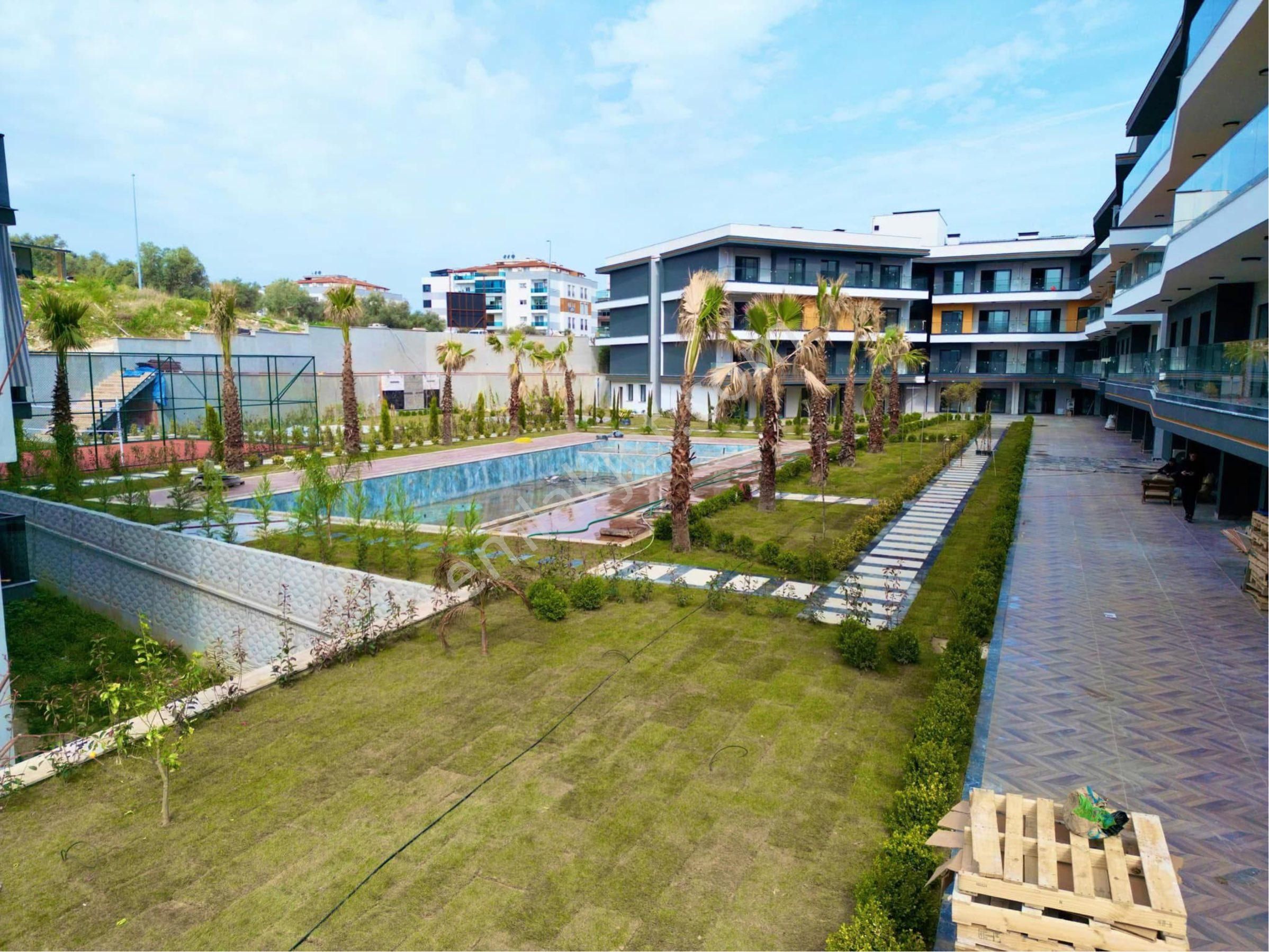 Kuşadasında Muhteşem Tasarlanmış Eşi Benzeri Olmayan Lüks 2+1 Daireler - Görsel 7