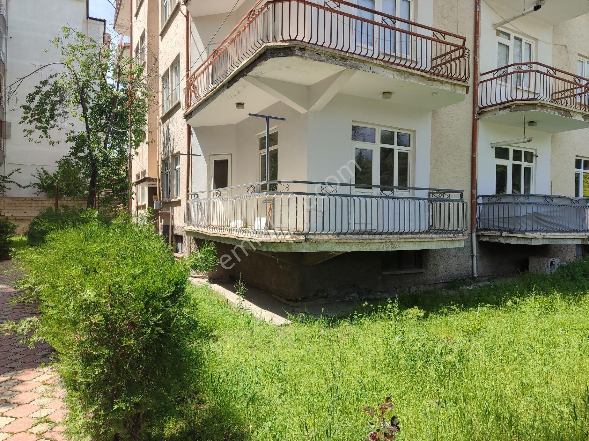 Çayda Çıra Mah Keban Yolu Kiralık 3+1 Daireler
