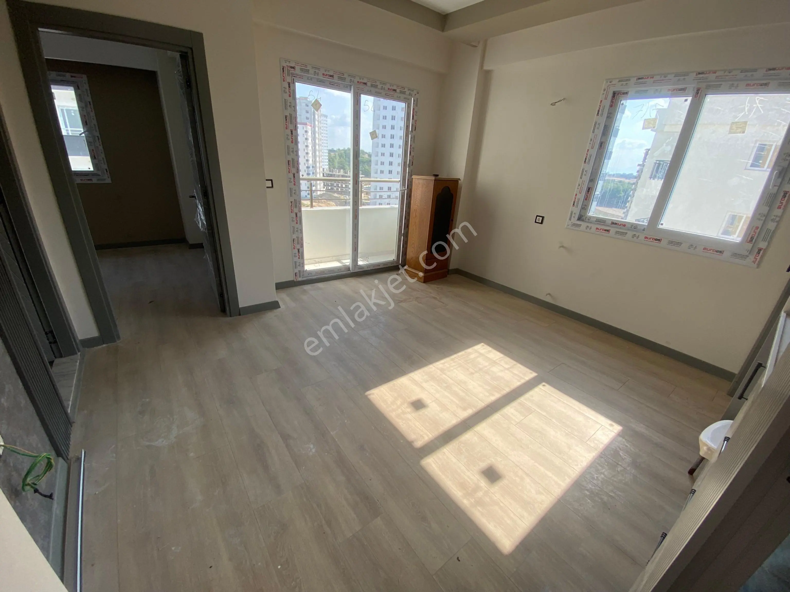 Atc'den Gültepe'de Gelincik Caddesinde Az Katlı İskanlı 1+1 Kiralık Daire - Görsel 2