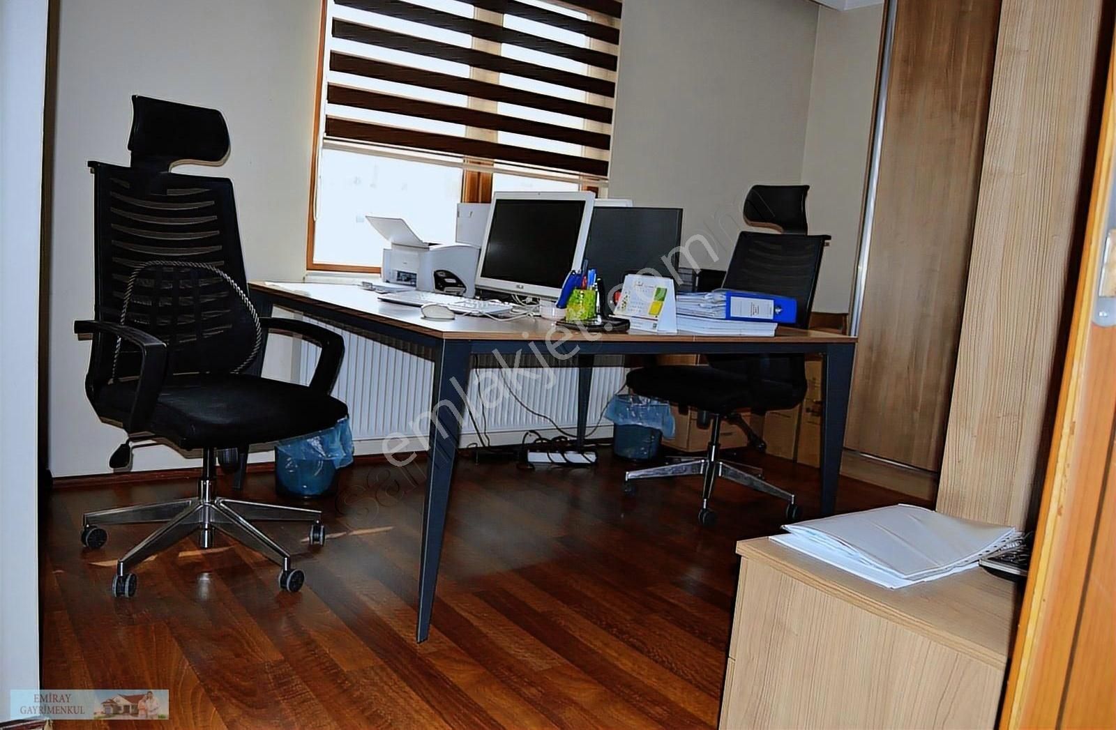 Emiray Dan Ulaşım Sorunu Olmayan Cadde Üzeri Satılık 3+1 - Görsel 15