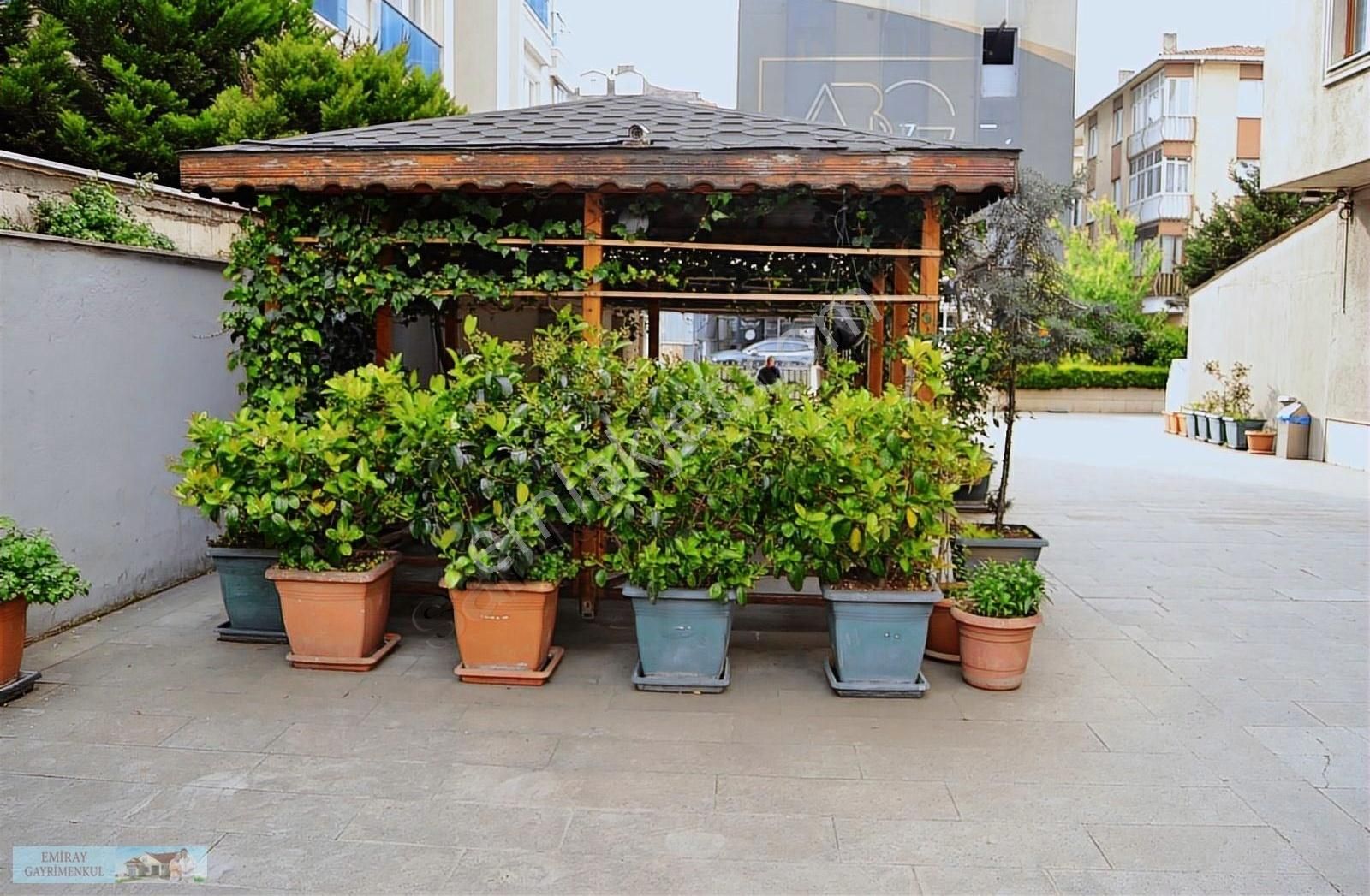 Emiray Dan Ulaşım Sorunu Olmayan Cadde Üzeri Satılık 3+1 - Görsel 17