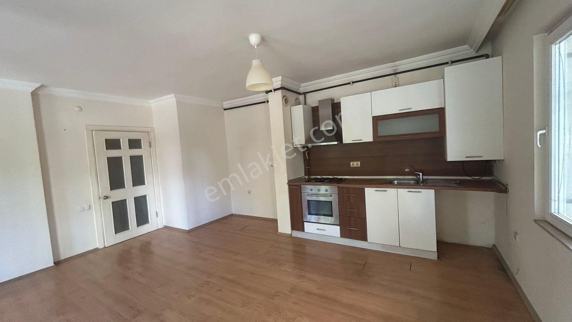 Çağlayanda Doğalgazlı Bahçe Kullanımlı Y.giriş 3+1 Satılık Daire