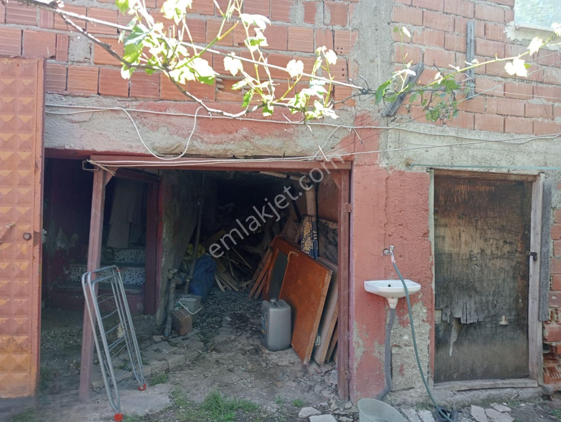 Gemlik Kurtul Köyünde Bahçeli Müstakil Köy Evi - Görsel 8