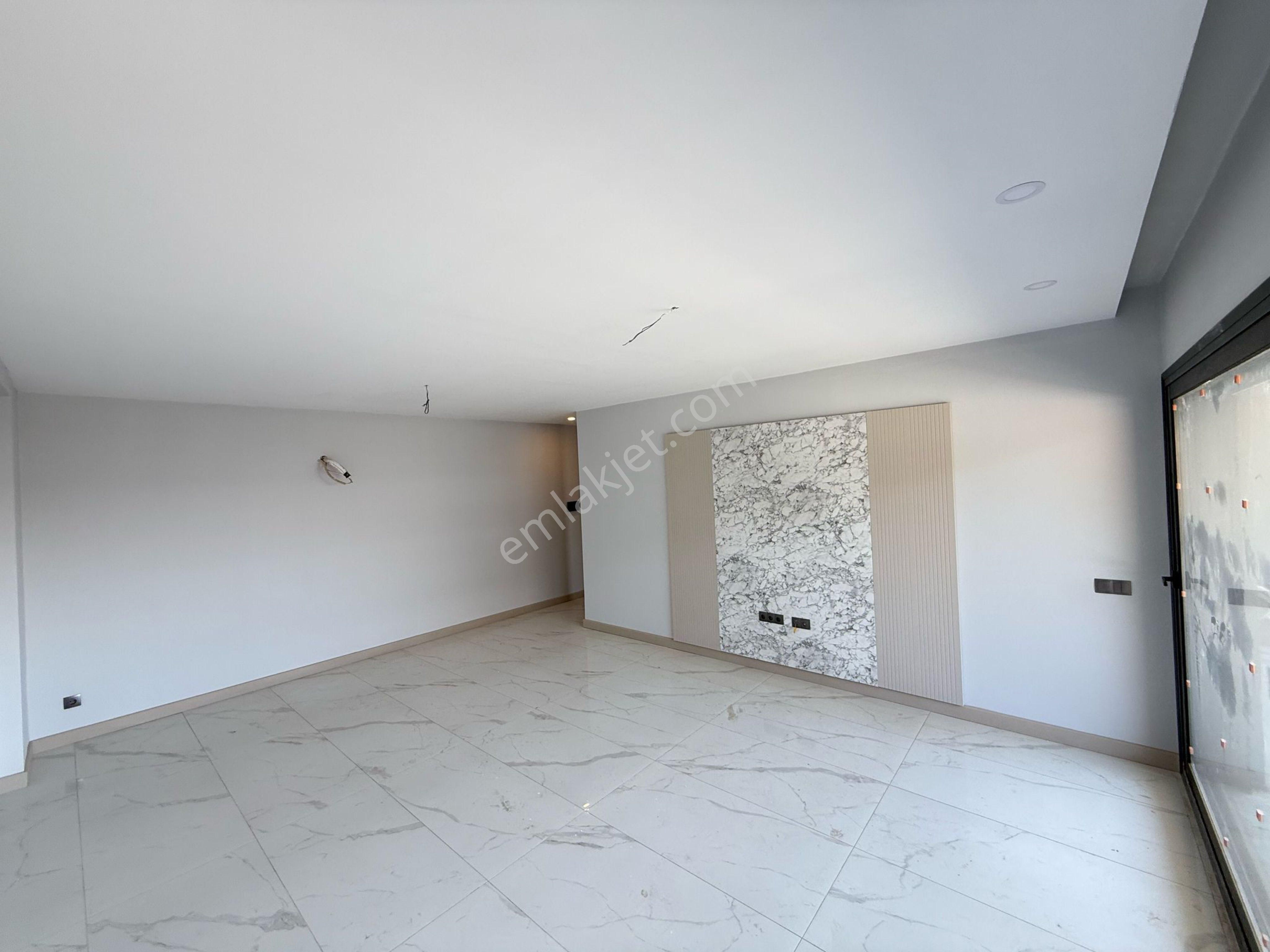 Kuşadası Otogar Arkası'nda Havuzlu Sitede 2+1 Sıfır Satılık Daire - Görsel 2