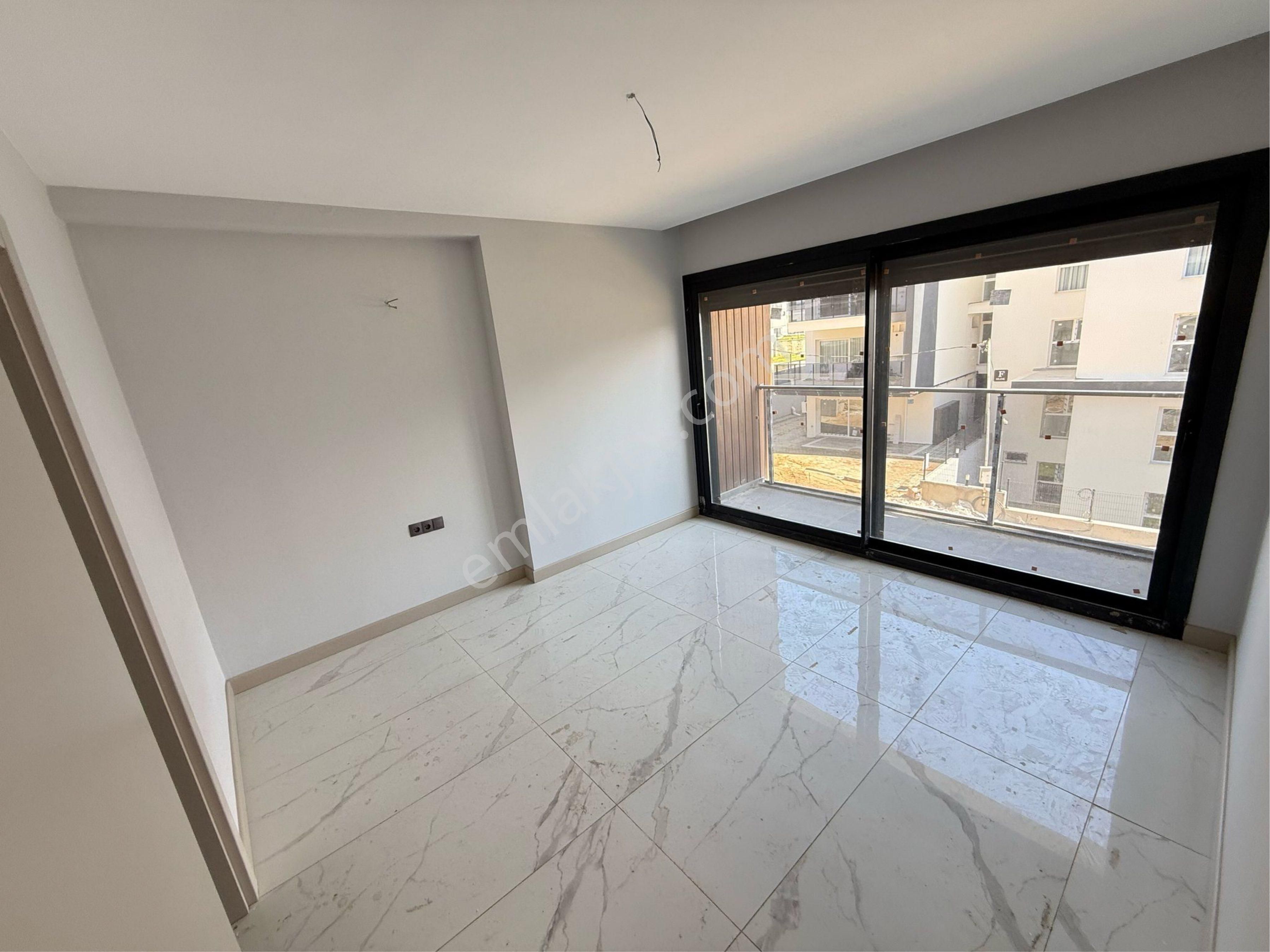 Kuşadası Otogar Arkası'nda Havuzlu Sitede 2+1 Sıfır Satılık Daire - Görsel 4