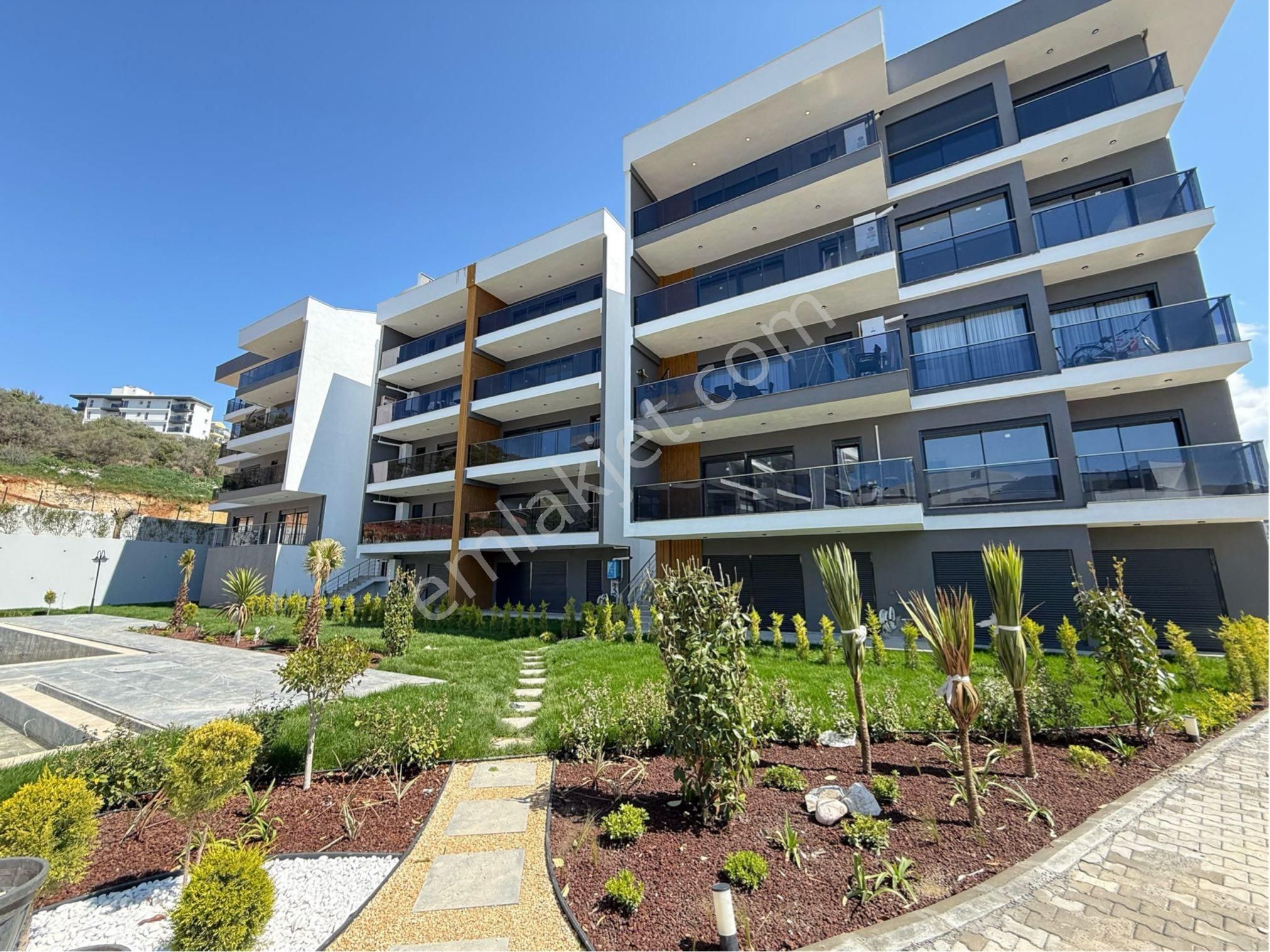 Kuşadası Otogar Arkası'nda Havuzlu Sitede 2+1 Sıfır Satılık Daire - Görsel 14