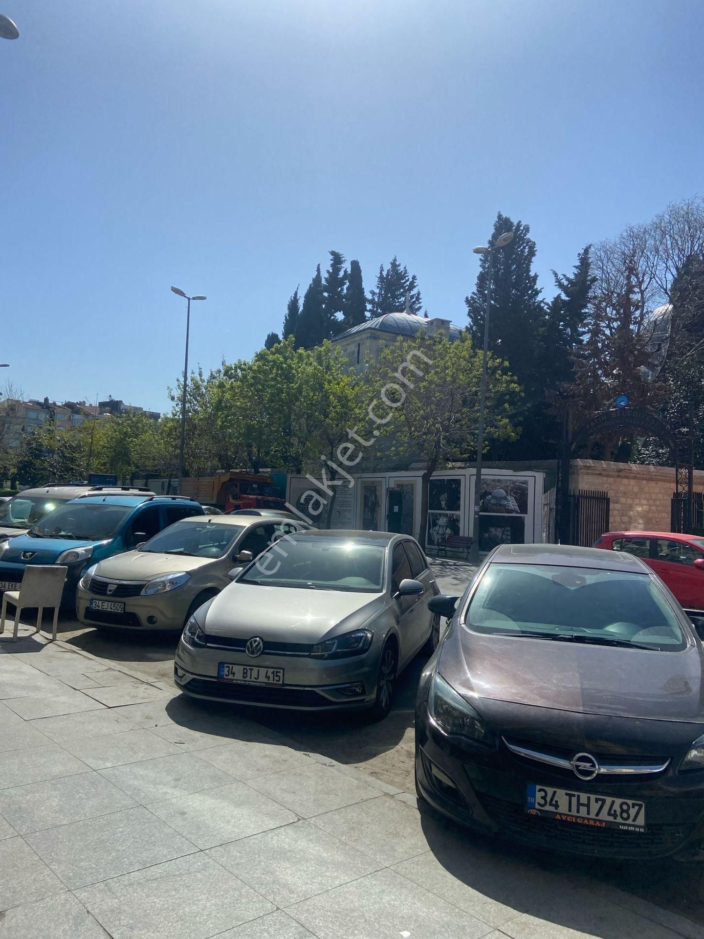 Hekimoğlu Ali Paşa Camii Karşısı- 3 Katlı Dükkan- Fiyatı Düştü Acil Satılık - Görsel 3