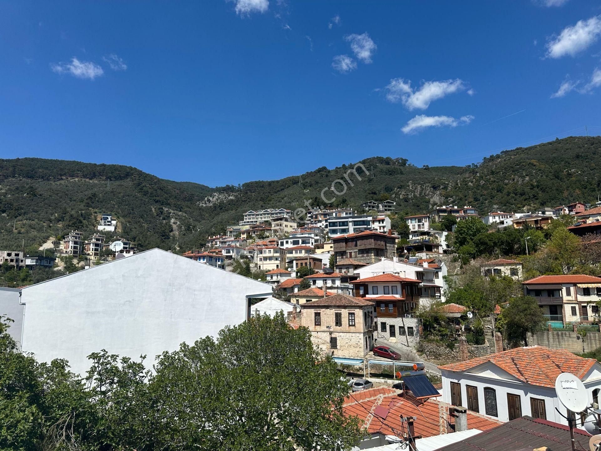 Altınoluk Köy Merkezinde Satılık Müstakil 2,5 Katlı Köy Evi - Görsel 8