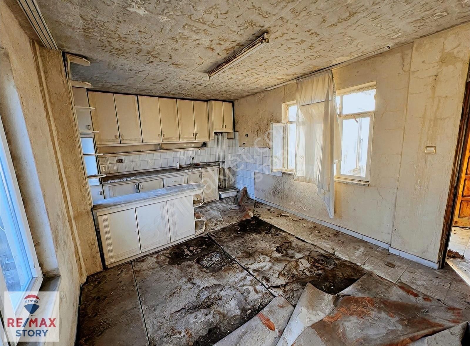 Havran Ebubekir Mahallesinde Satılık Müstakil 4 Katlı Bina - Görsel 18