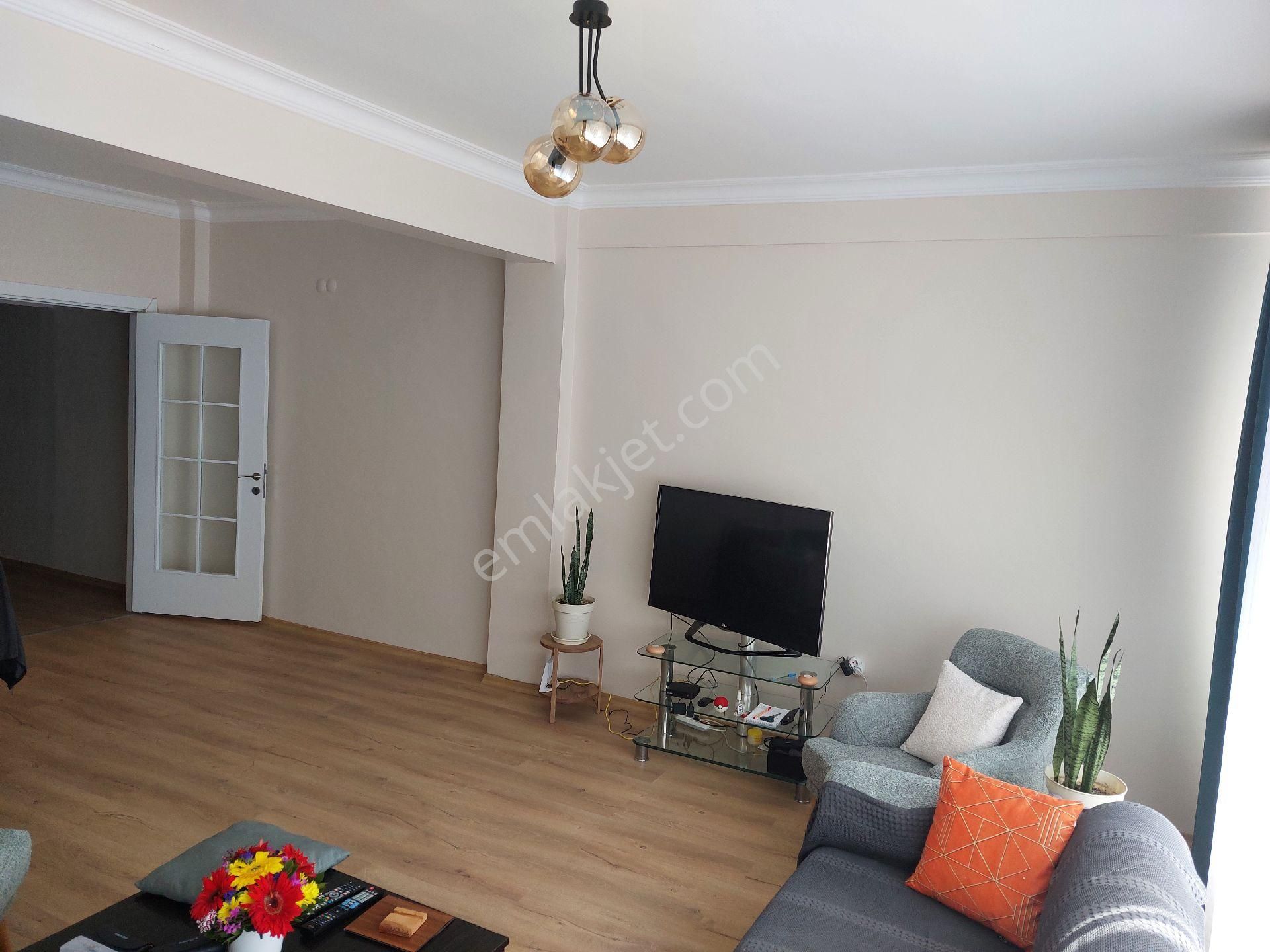 Merkezi, Aydınlık, Toplu Ulaşım Çok Yakın, Asansörlü, Geniş Salon, Kat Mülkiyetli
