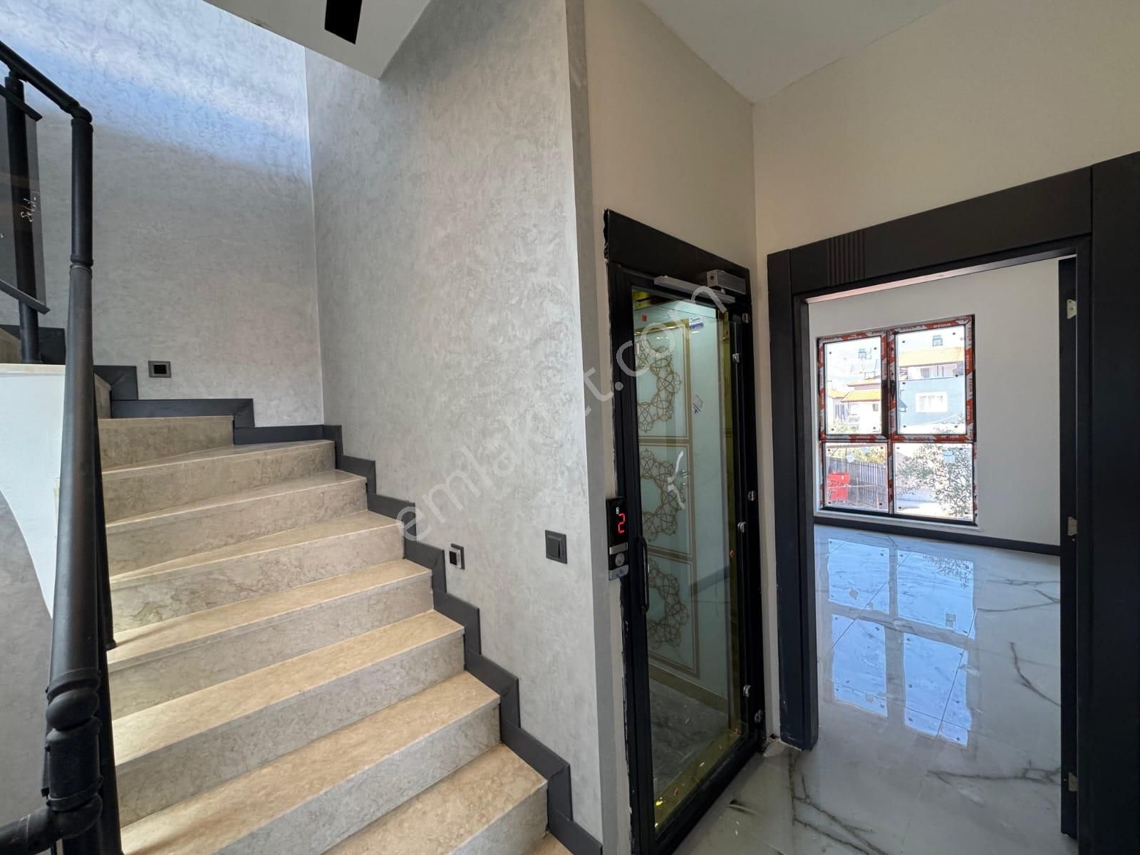 Döşemealtı 'nda 6+1 Yüzme Havuzlu Tripleks Villa - Görsel 21
