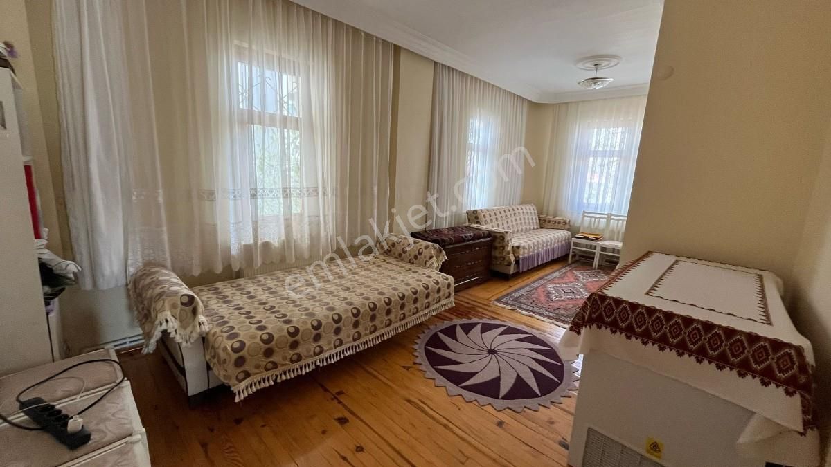 Bahçelievlerde Süper Konumda 2+1 Satılık Daire - Görsel 12