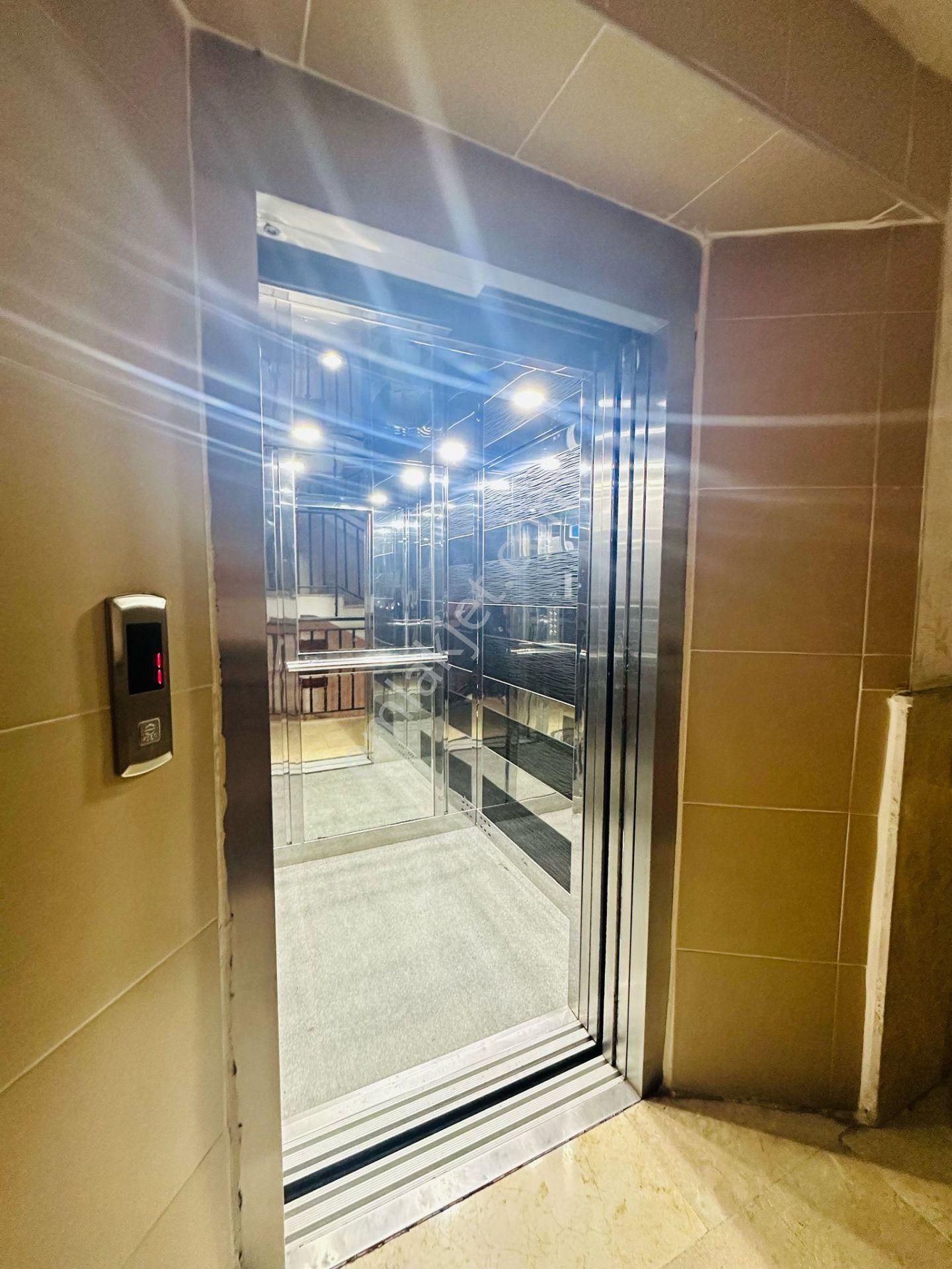 Beşikkaya'da Asansörlü 130 M2 Çift Balkonlu 3+1 Ara Kat Satılık Daire !! - Görsel 23