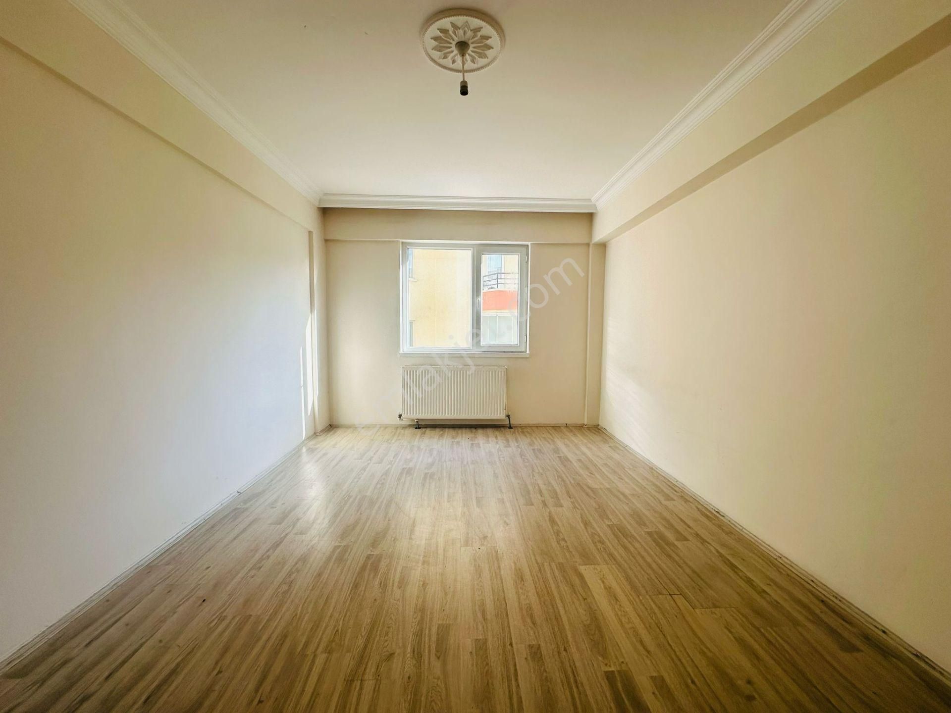 Beşikkaya'da Asansörlü 130 M2 Çift Balkonlu 3+1 Ara Kat Satılık Daire !! - Görsel 9