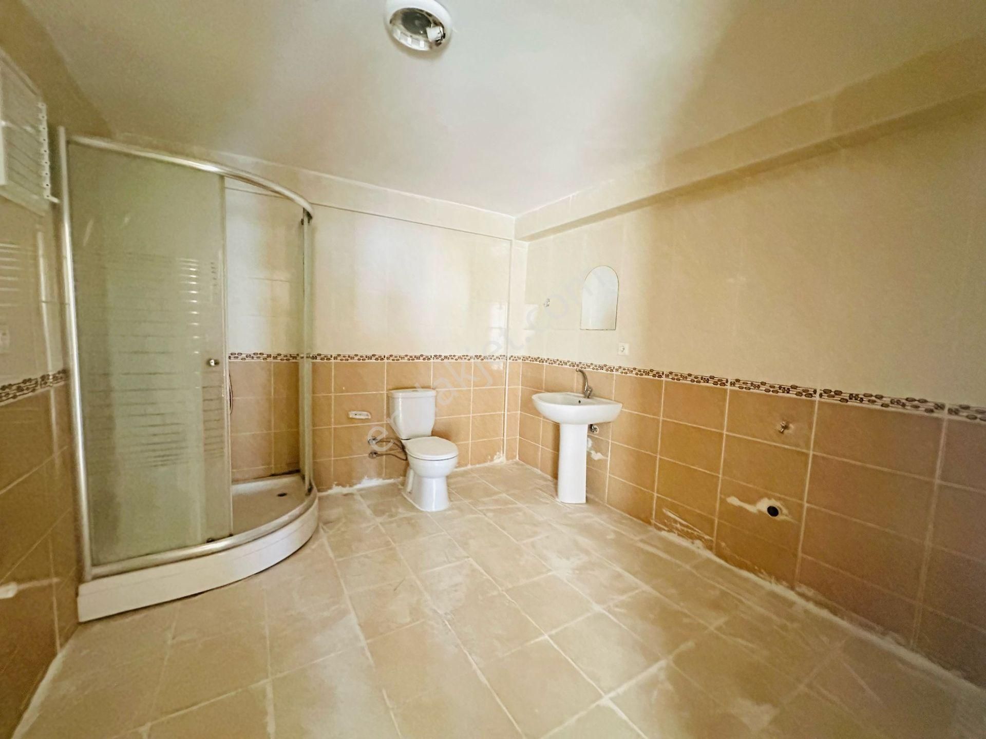 Beşikkaya'da Asansörlü 130 M2 Çift Balkonlu 3+1 Ara Kat Satılık Daire !! - Görsel 19