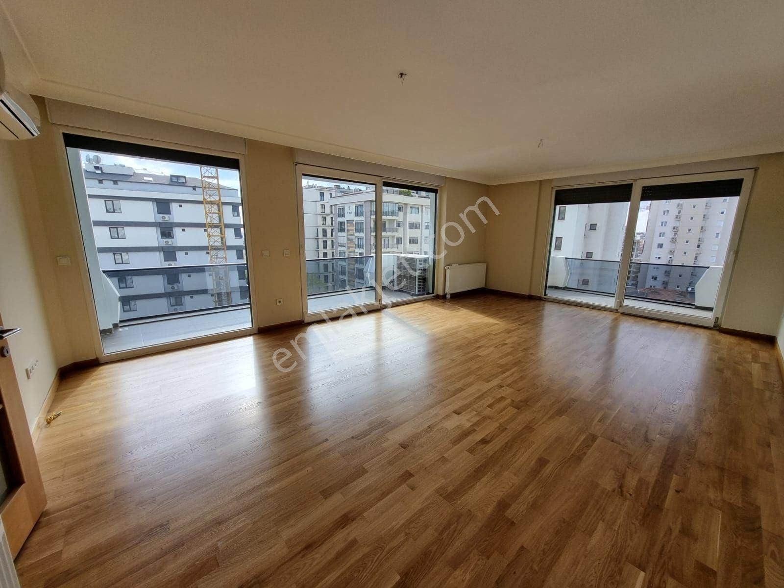 Kalamış Wyndham Otel Karşı Sokağında 4+1 Balkonlu Güvenlikli