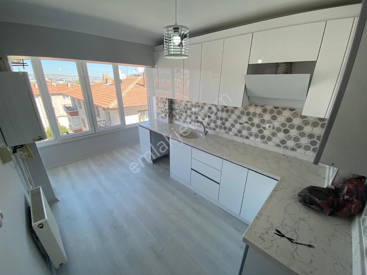 Sincan Tandoğan Mah 3+1 Ara Katta Bağımsız Asansörlü Daire