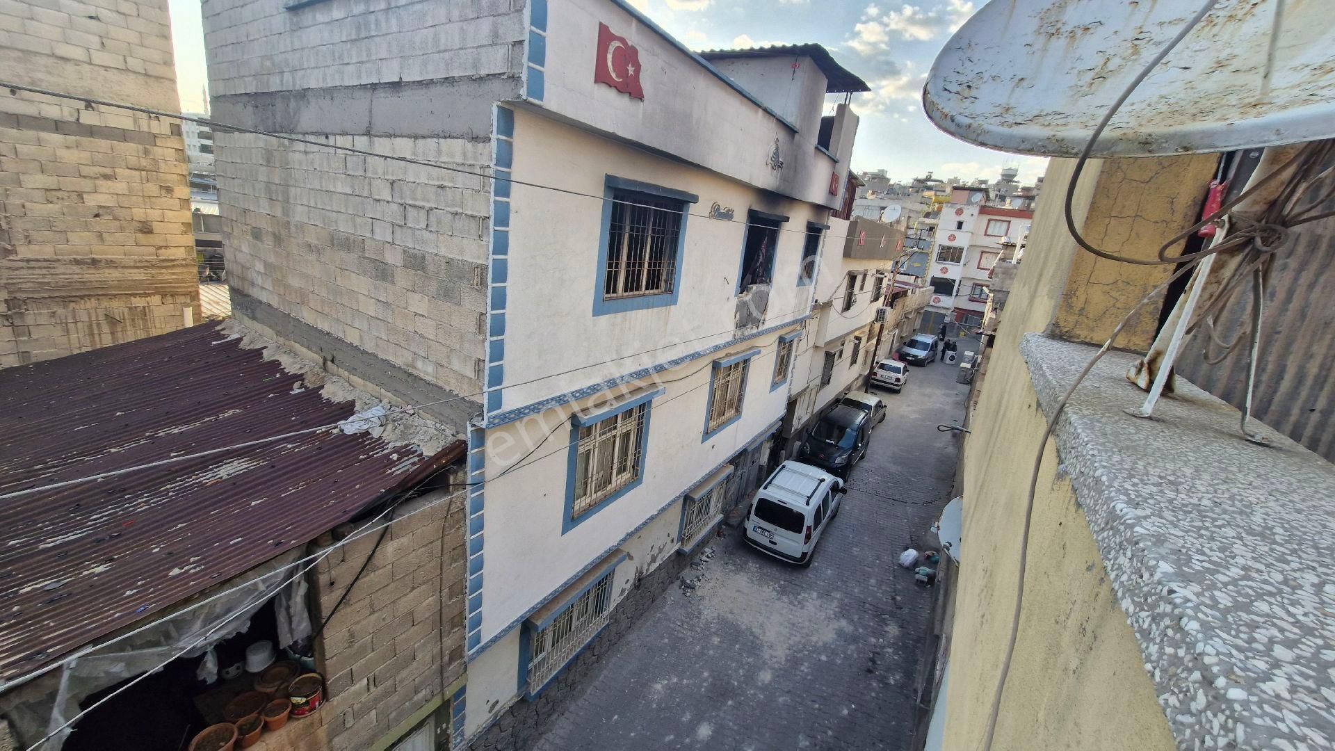 Emir Emlak Ofisinden Onur Mahallesinde 2 Katlı Müstakil Ev - Görsel 14